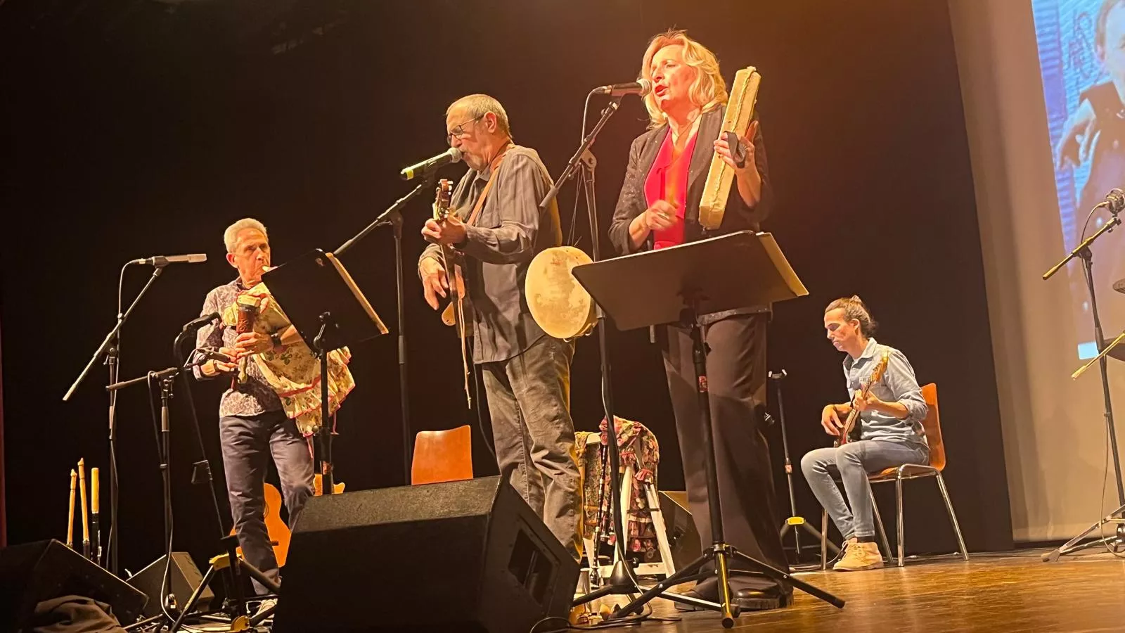 Concierto de Olga y los Ministriles “15 Aniversario” en Huesca. Foto Mercedes Manterola