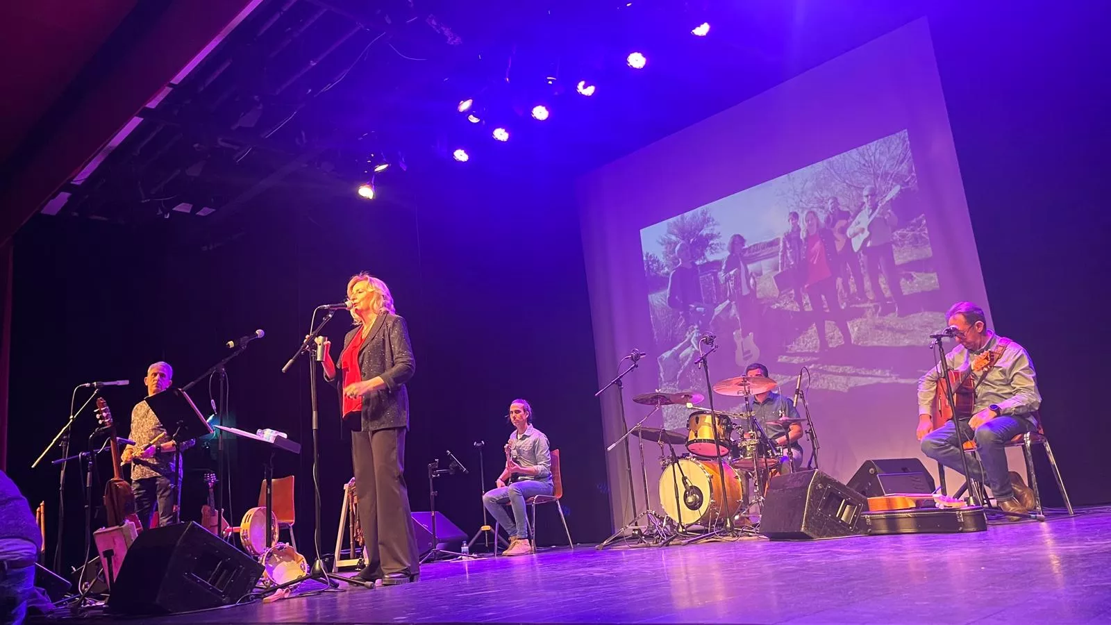 Concierto de Olga y los Ministriles “15 Aniversario” en Huesca. Foto Mercedes Manterola