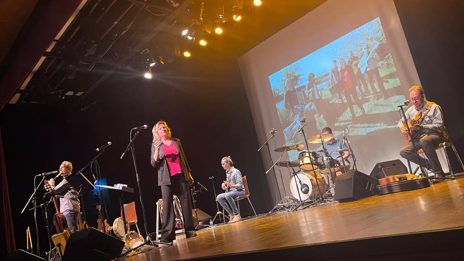 Concierto de Olga y los Ministriles “15 Aniversario” en Huesca. Foto Mercedes Manterola