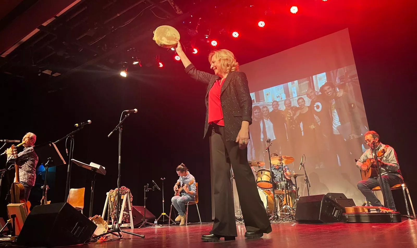 Concierto de Olga y los Ministriles “15 Aniversario” en Huesca. Foto Mercedes Manterola