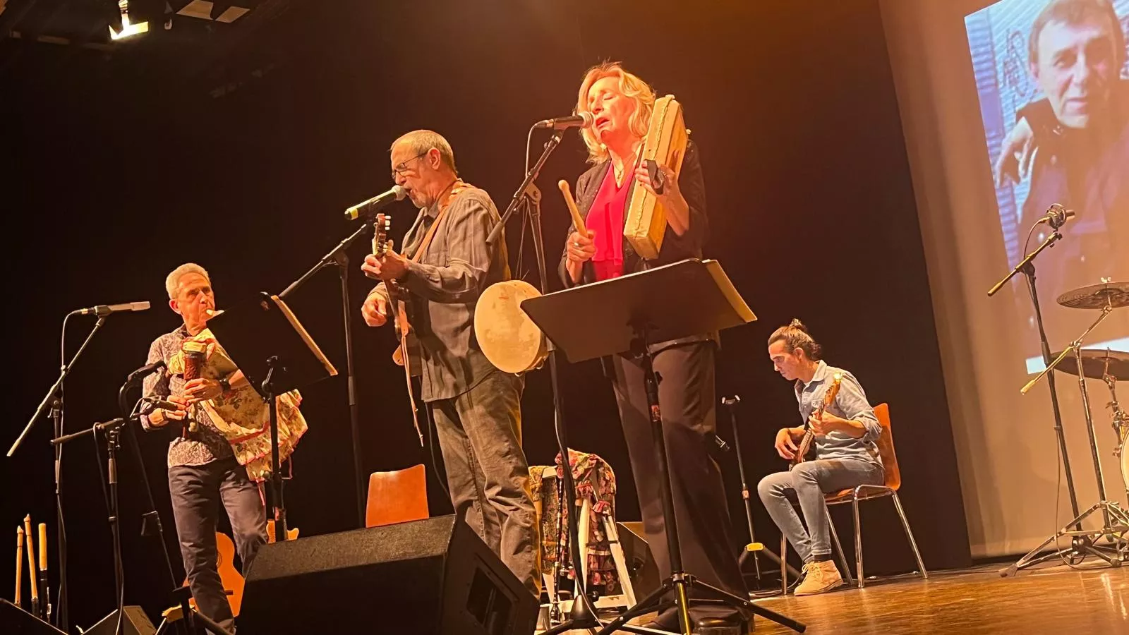 Concierto de Olga y los Ministriles “15 Aniversario” en Huesca. Foto Mercedes Manterola