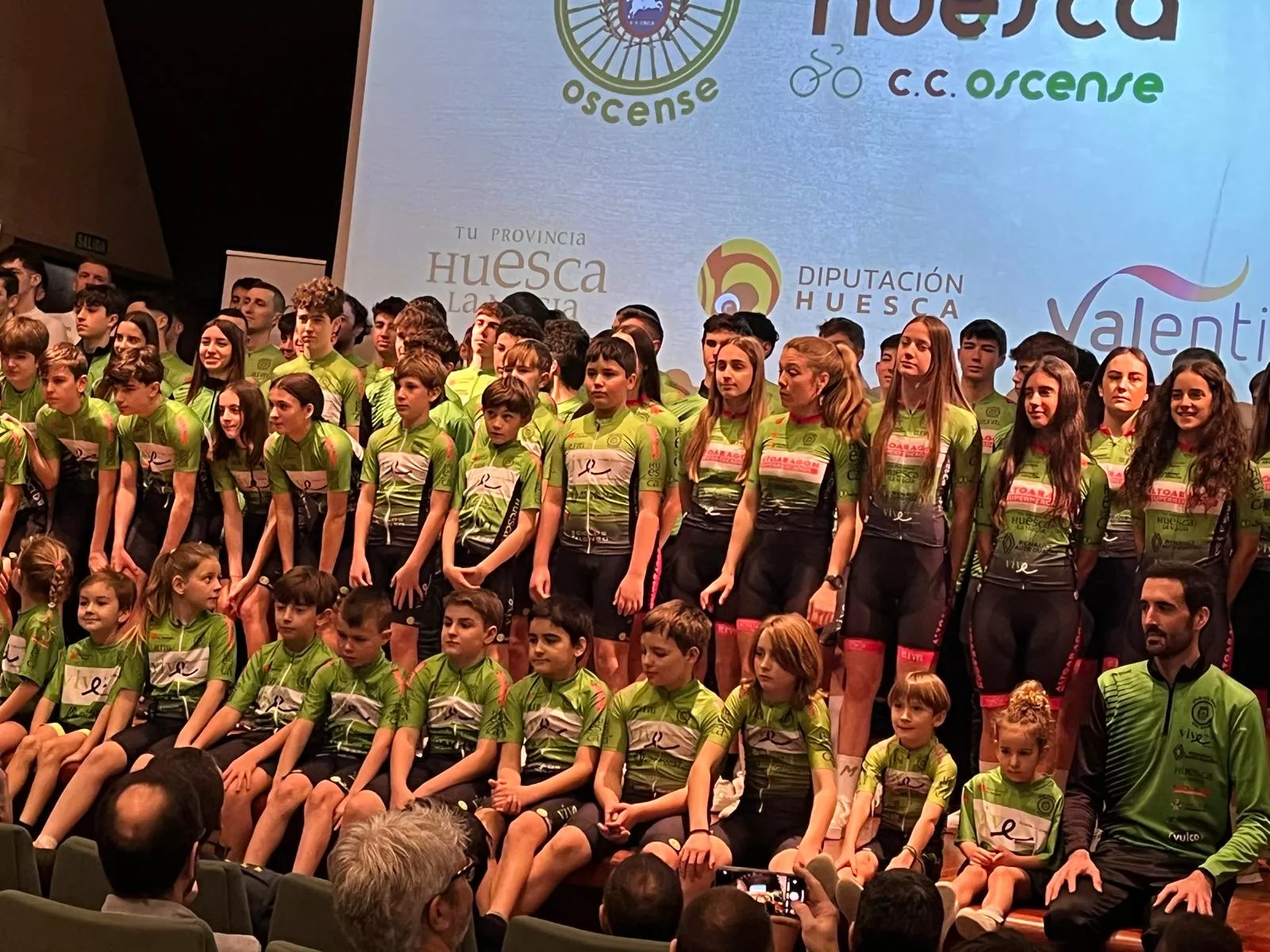 Imágenes del CC Oscense en la presentación de su estructura. Foto: Adri Mora