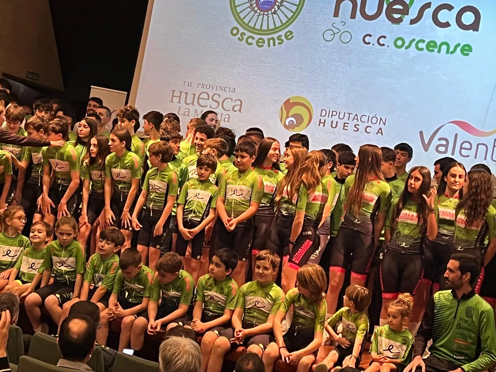 Imágenes del CC Oscense en la presentación de su estructura. Foto: Adri Mora