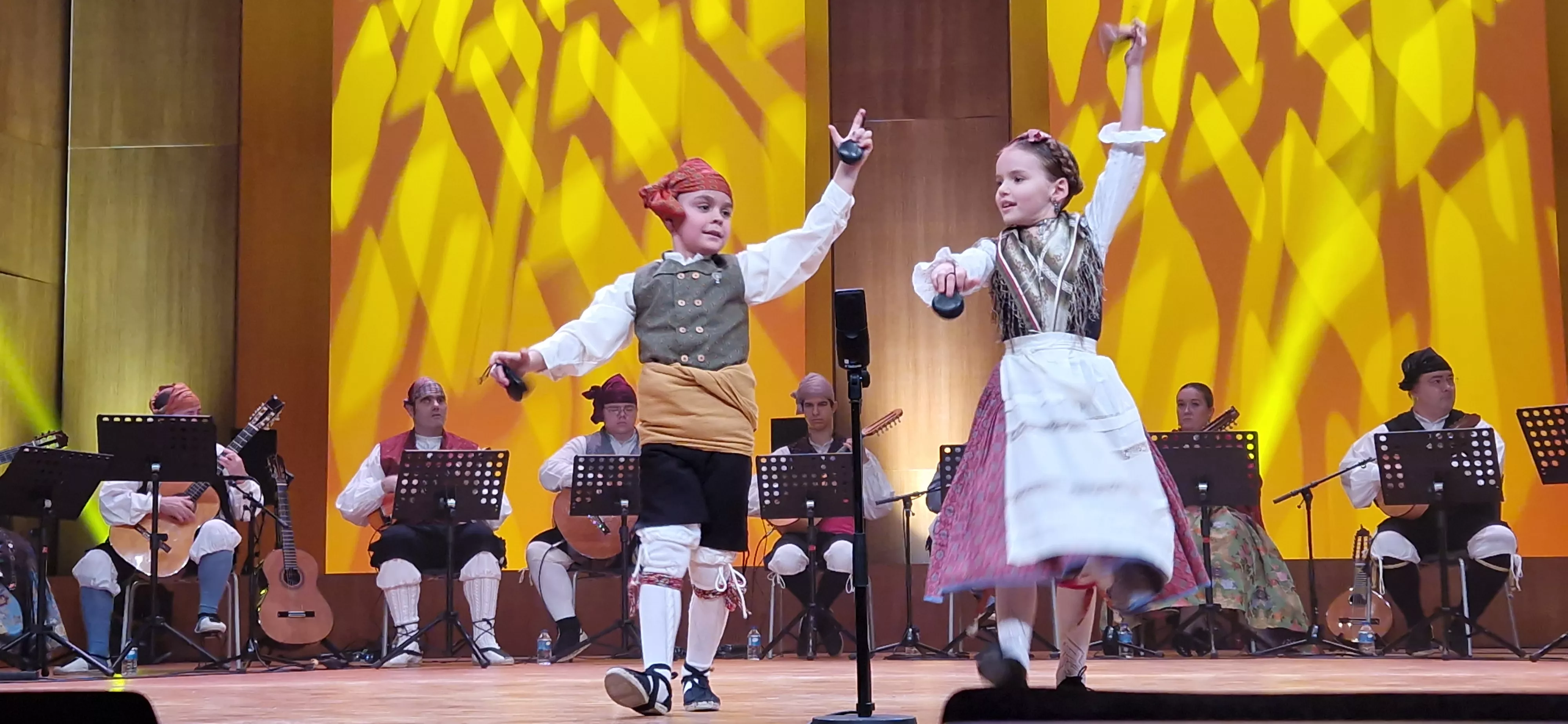 Final benjamín, infantil, juvenil y veteranos del XXXII Certamen Nacional de Jota Ciudad de Huesca. Foto Myriam Martínez