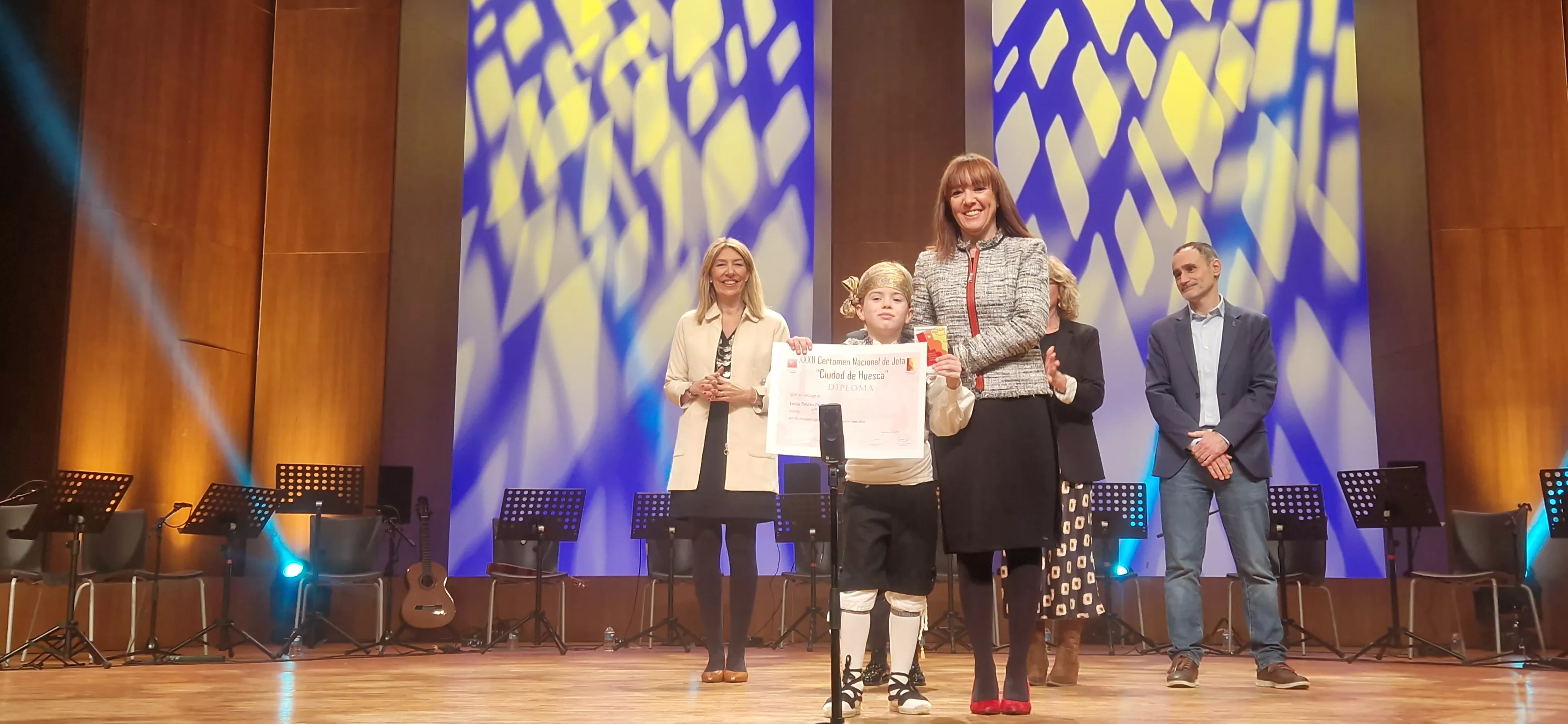 Final benjamín, infantil, juvenil y veteranos del XXXII Certamen Nacional de Jota Ciudad de Huesca. Foto Myriam Martínez