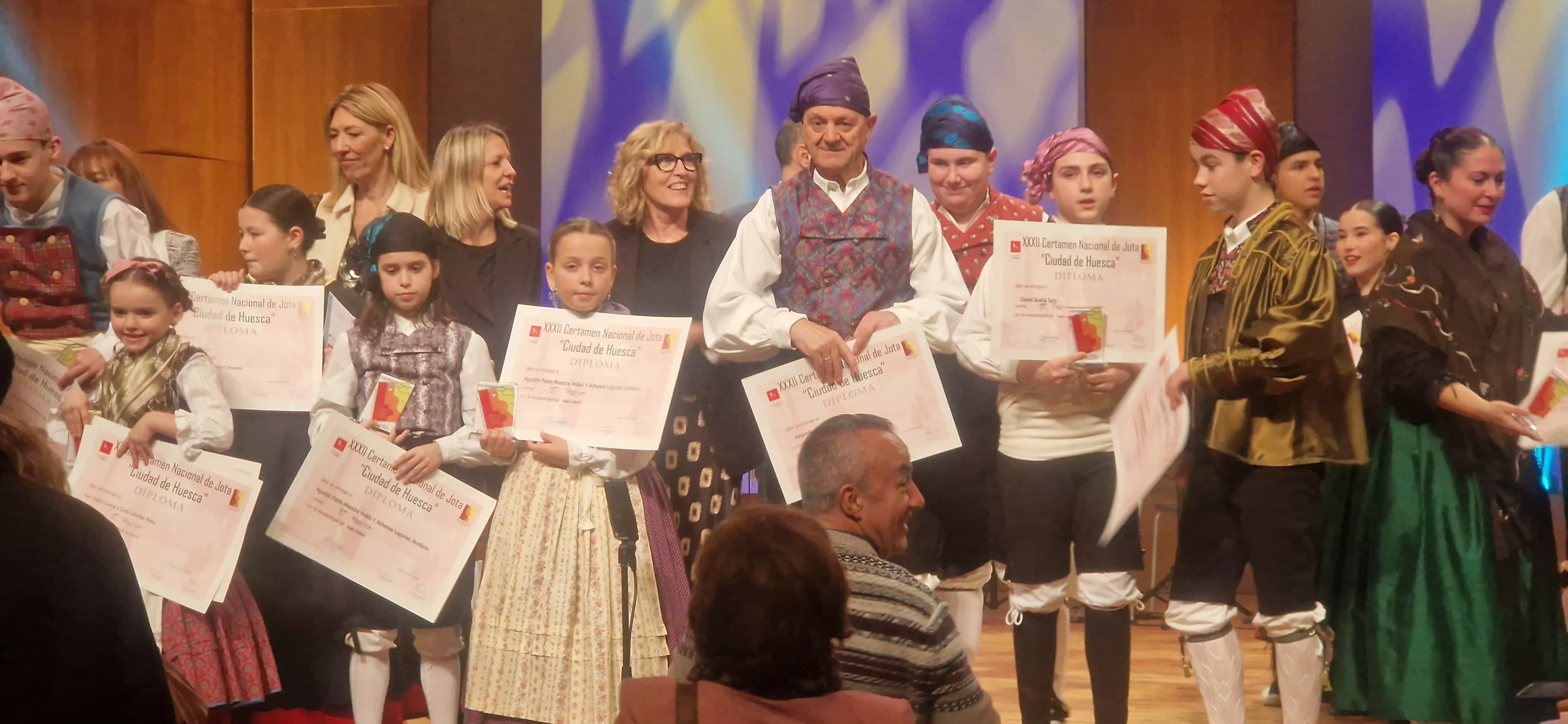 Final benjamín, infantil, juvenil y veteranos del XXXII Certamen Nacional de Jota Ciudad de Huesca. Foto Myriam Martínez Final benjamín, infantil, juvenil y veteranos del XXXII Certamen Nacional de Jota Ciudad de Huesca. Foto Myriam Martínez