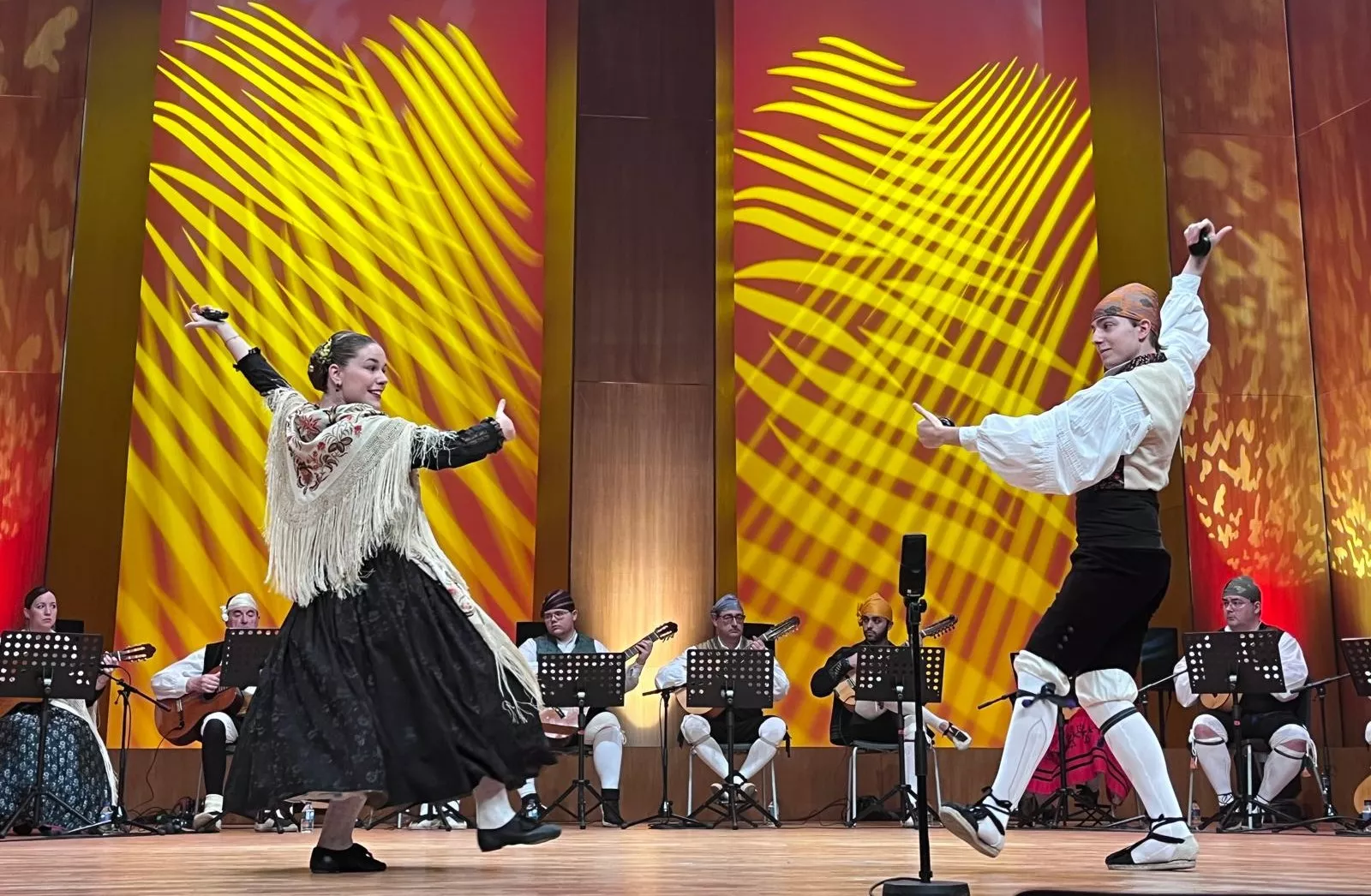Final de canto, baile y dúos y el extraordinario del Certamen Nacional de Jota Ciudad de Huesca. Foto Mercedes Manterola