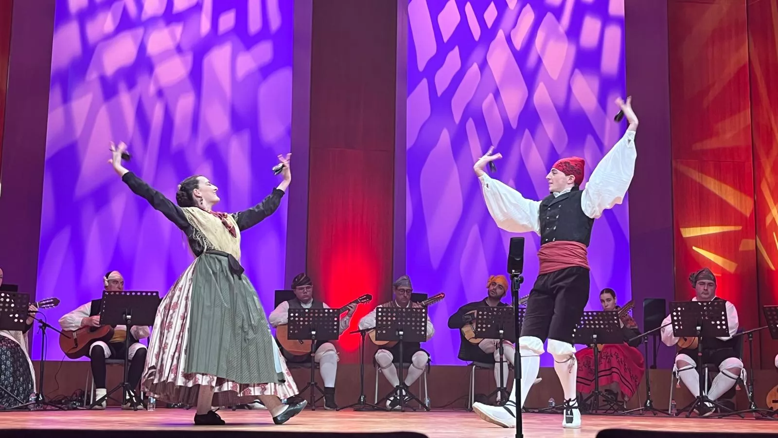 Final de canto, baile y dúos y el extraordinario del Certamen Nacional de Jota Ciudad de Huesca. Foto Mercedes Manterola