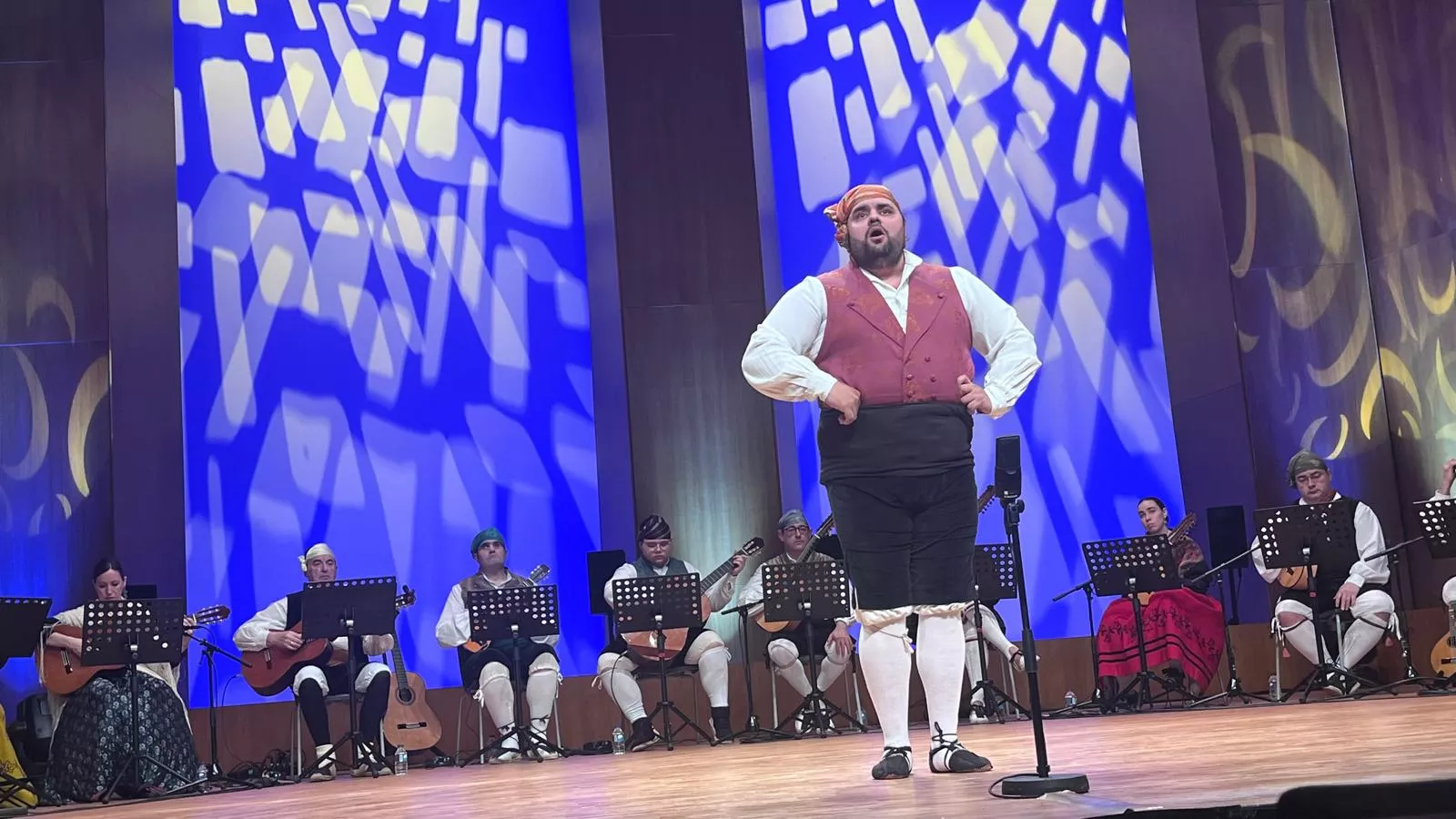 Final de canto, baile y dúos y el extraordinario del Certamen Nacional de Jota Ciudad de Huesca. Foto Mercedes Manterola