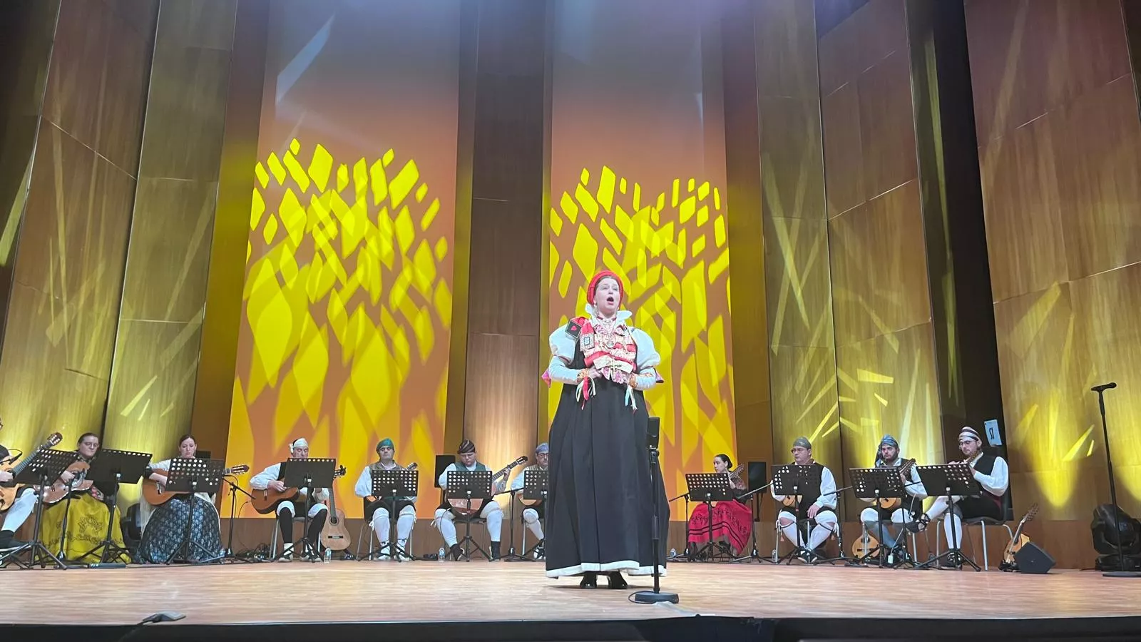 Final de canto, baile y dúos y el extraordinario del Certamen Nacional de Jota Ciudad de Huesca. Foto Mercedes Manterola