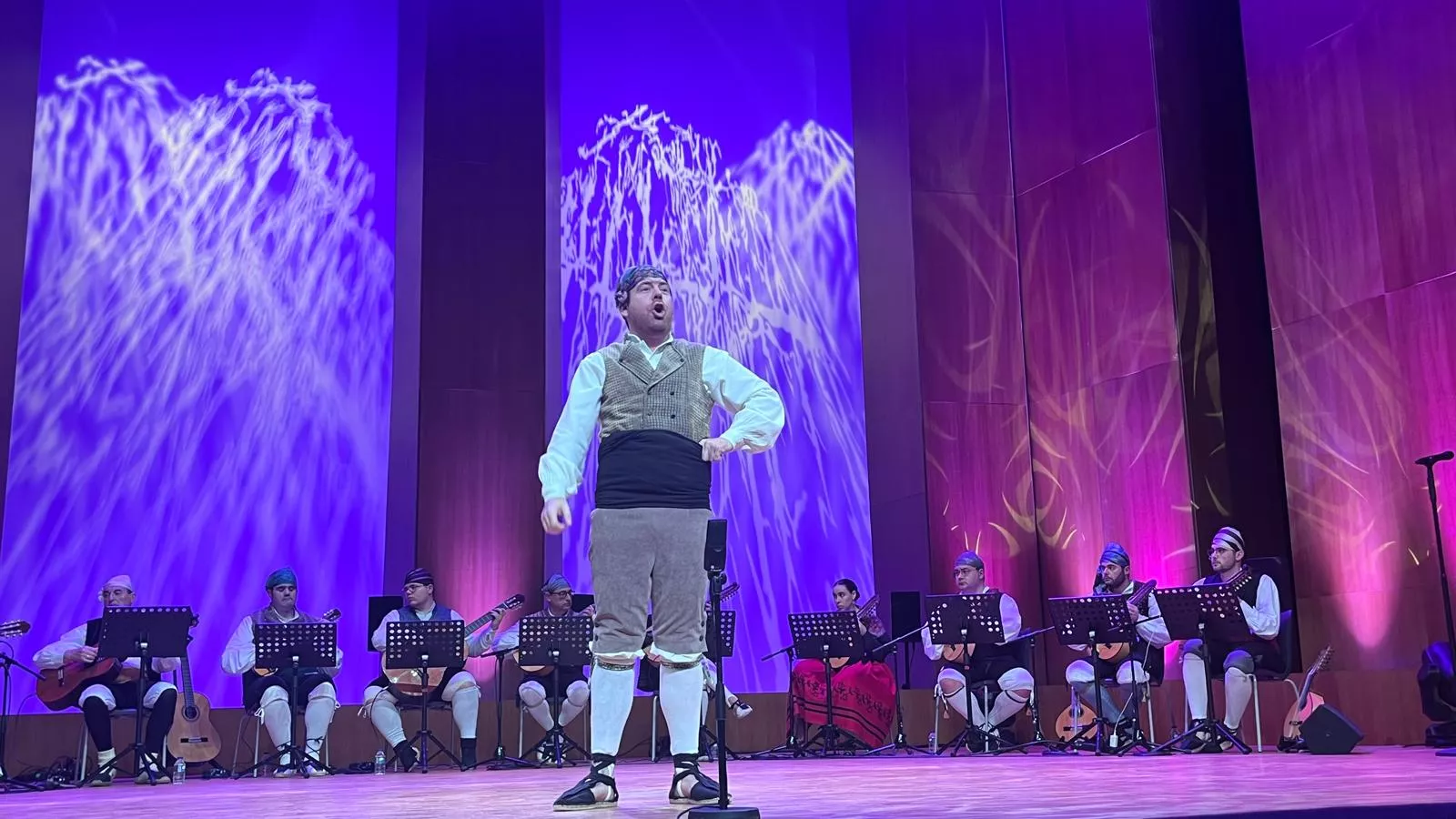 Final de canto, baile y dúos y el extraordinario del Certamen Nacional de Jota Ciudad de Huesca. Foto Mercedes Manterola