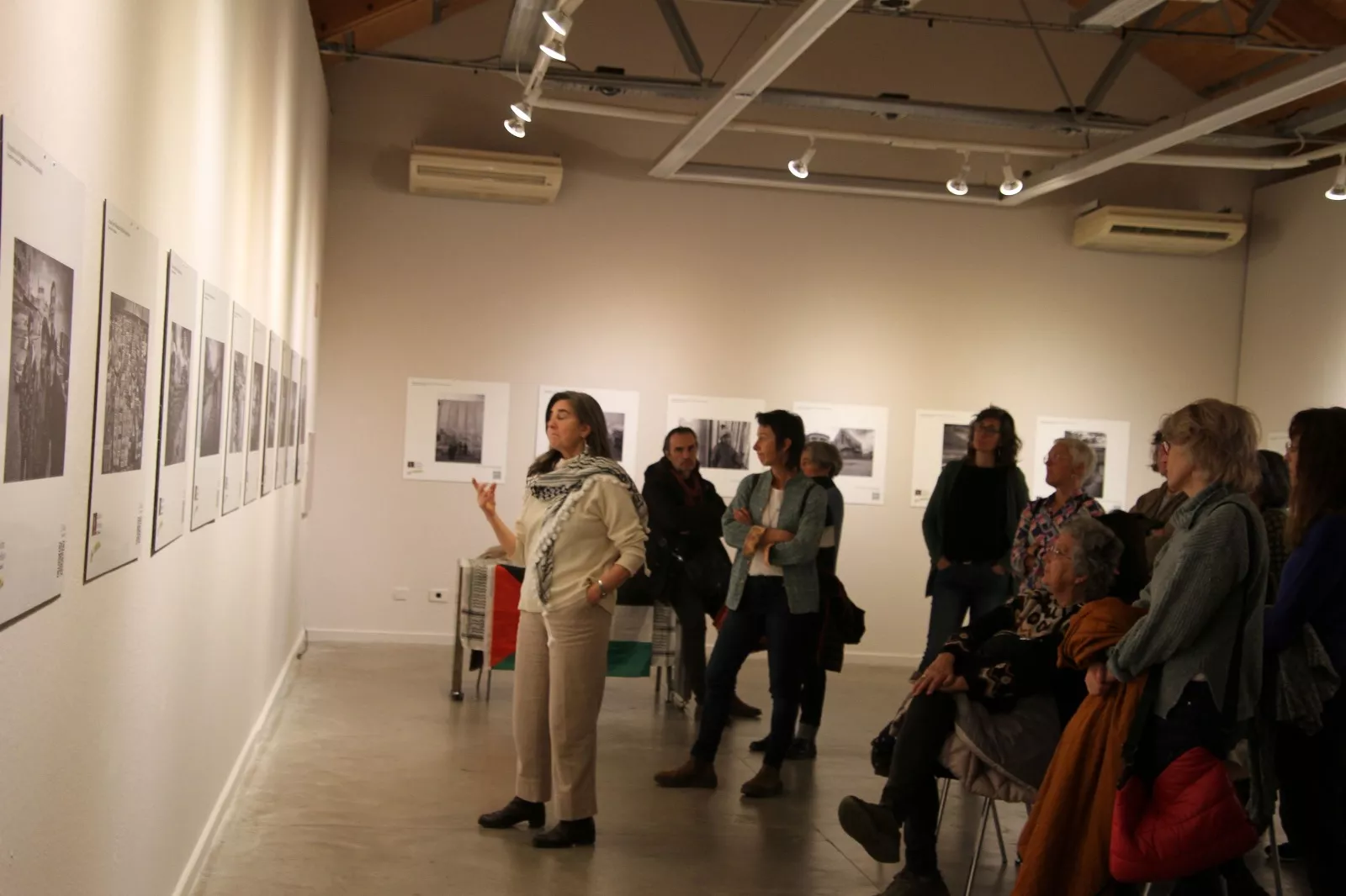 Exposición de Sandra  Barrilaro "De la ocupación al genocidio" en Huesca. Foto Carlos Neofato
