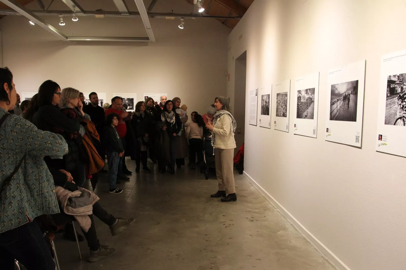 Exposición de Sandra  Barrilaro "De la ocupación al genocidio" en Huesca. Foto Carlos Neofato