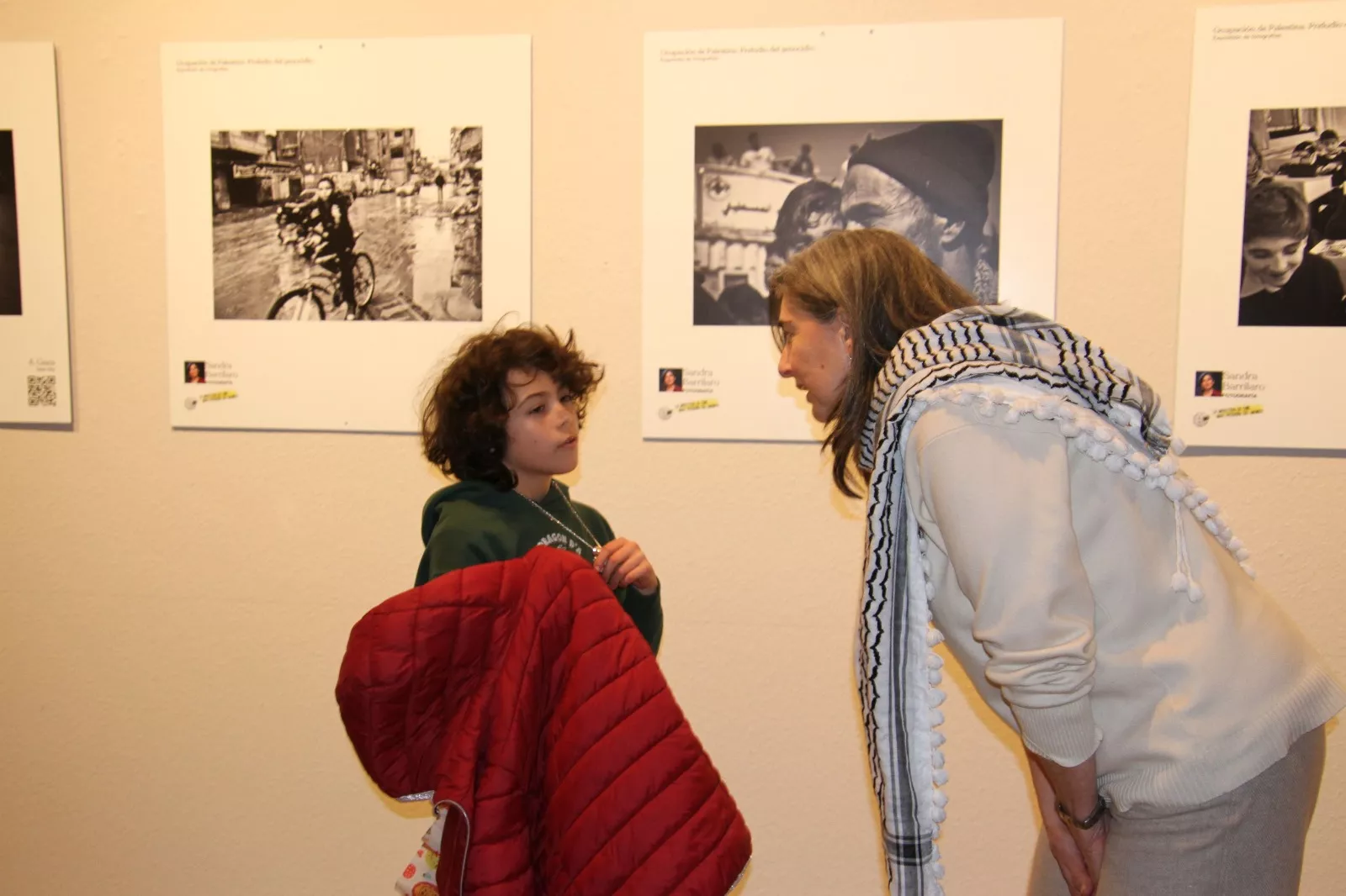 Exposición de Sandra  Barrilaro "De la ocupación al genocidio" en Huesca. Foto Carlos Neofato