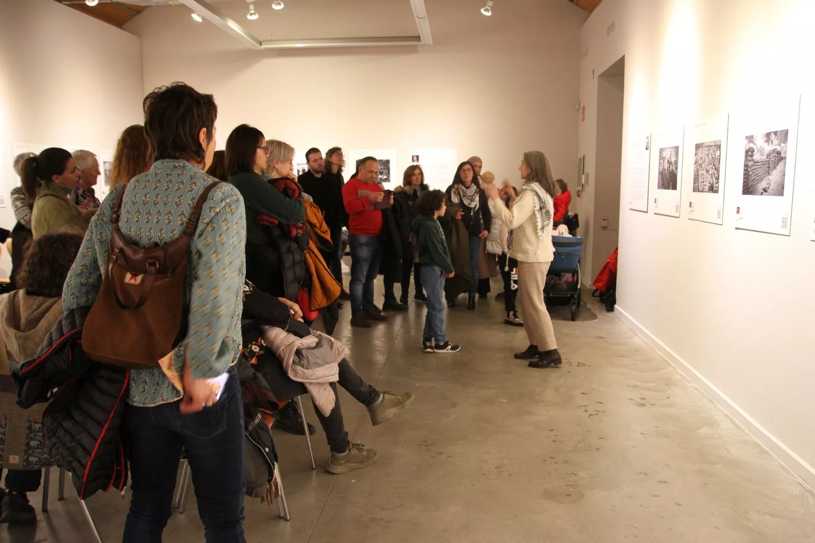 Exposición de Sandra  Barrilaro "De la ocupación al genocidio" en Huesca. Foto Carlos Neofato