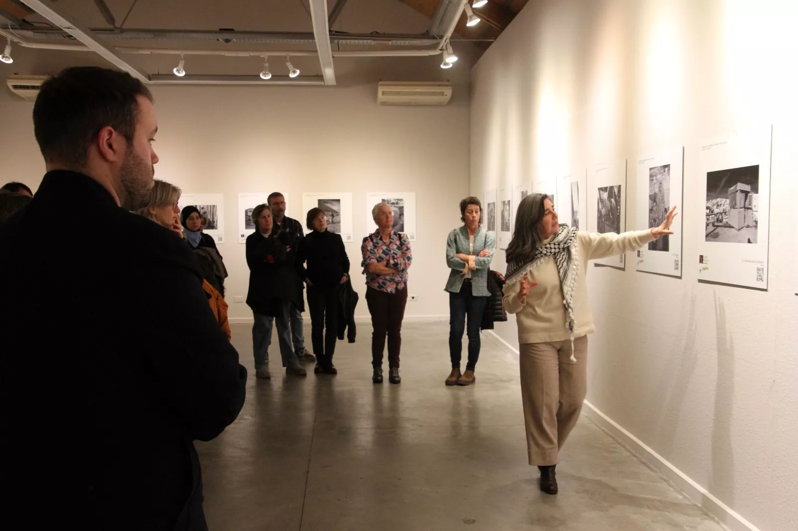 Exposición de Sandra  Barrilaro "De la ocupación al genocidio" en Huesca. Foto Carlos Neofato