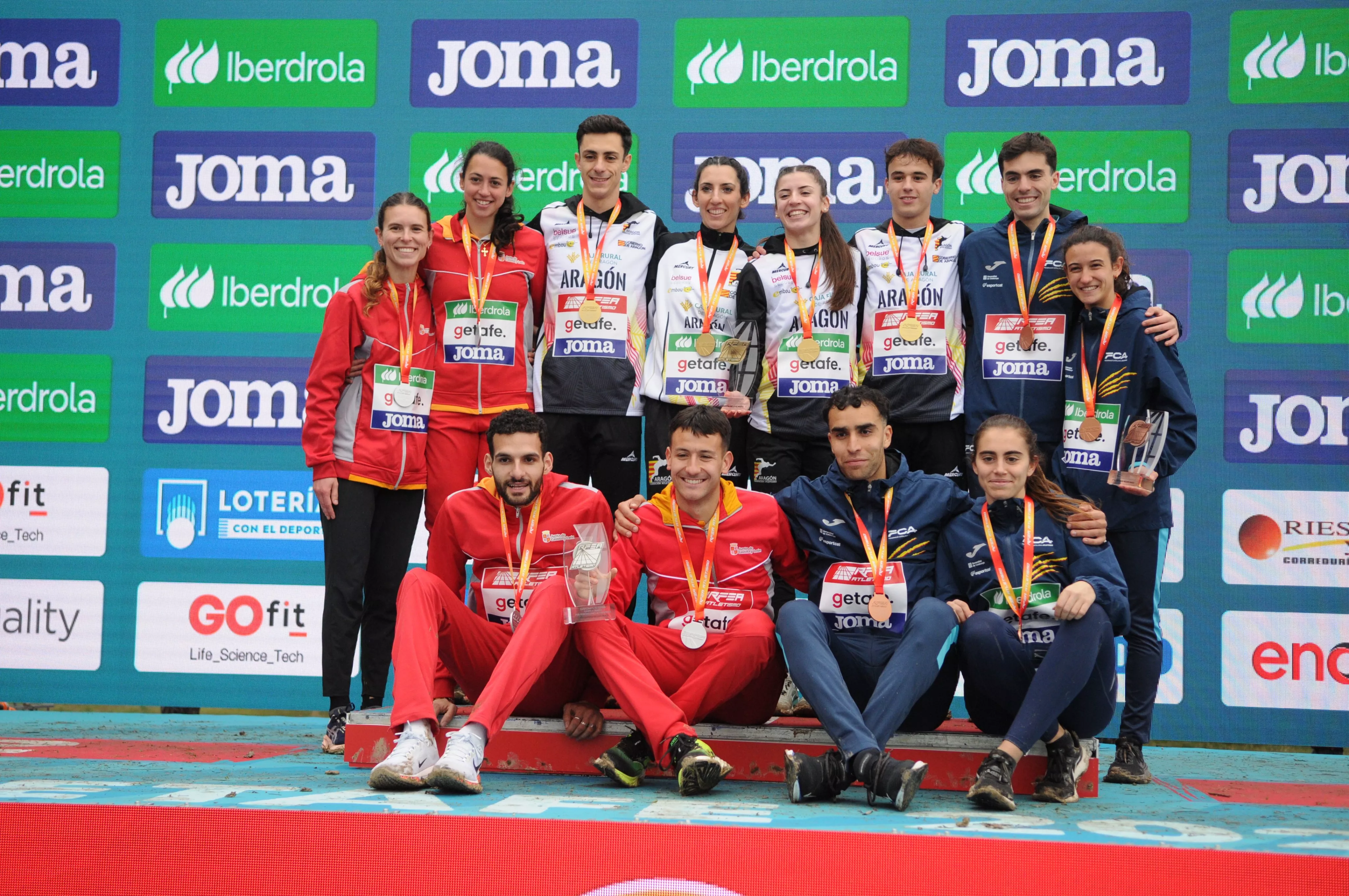 Campeonato de España de cross. Relevo mixto de Aragón. Podio.Foto RFEA