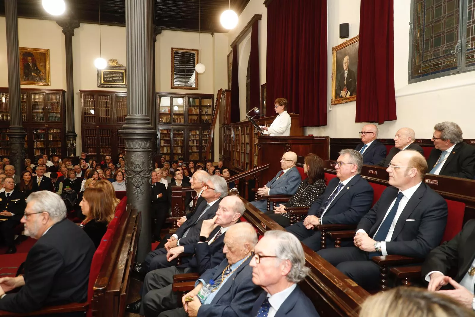 Reconocimientos de la Real Academia de Medicina a los doctores Nasarre y Sanmartín