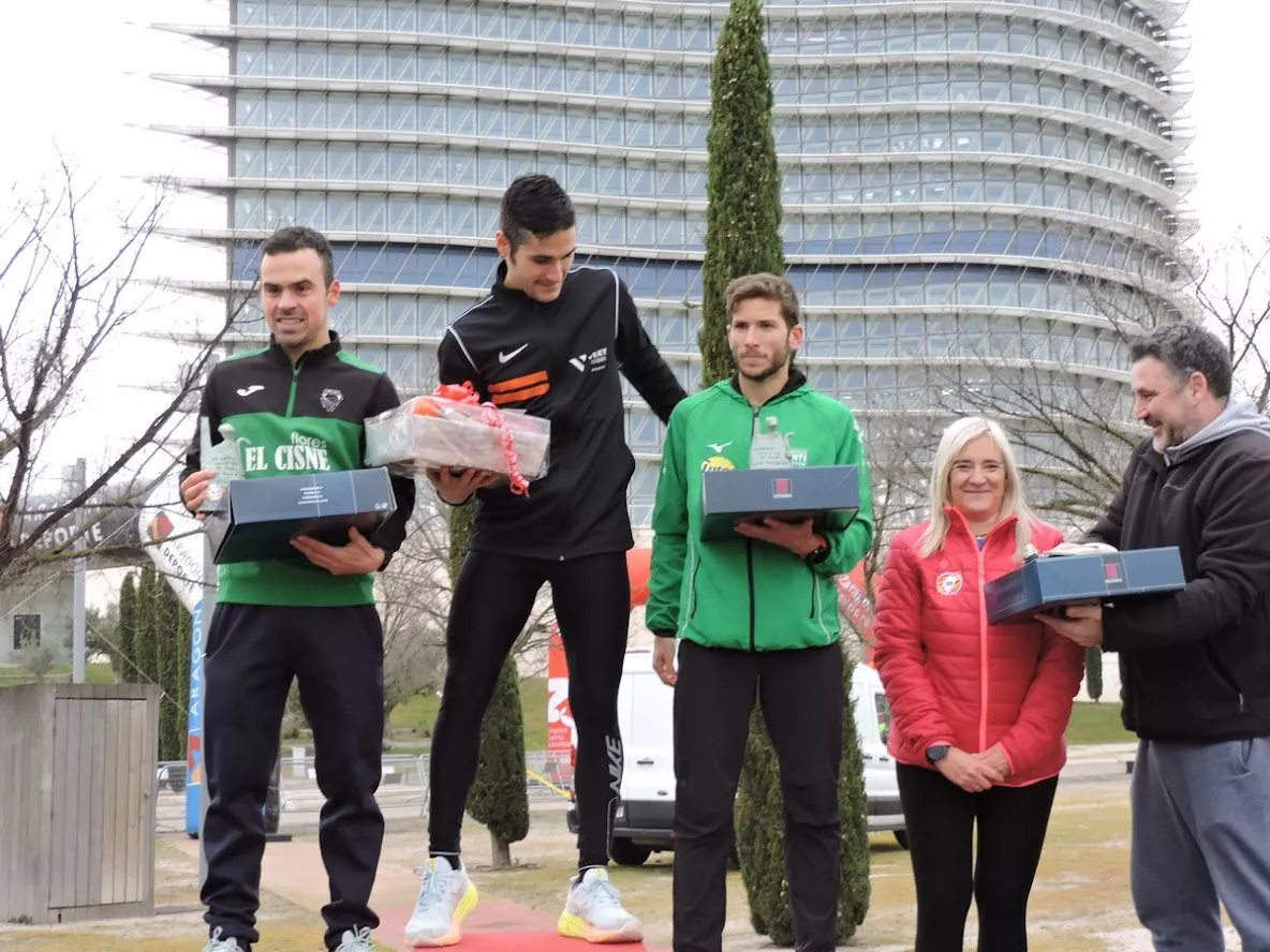 Podio masculino de la Carrera del Roscón. Foto: Celedonio García.