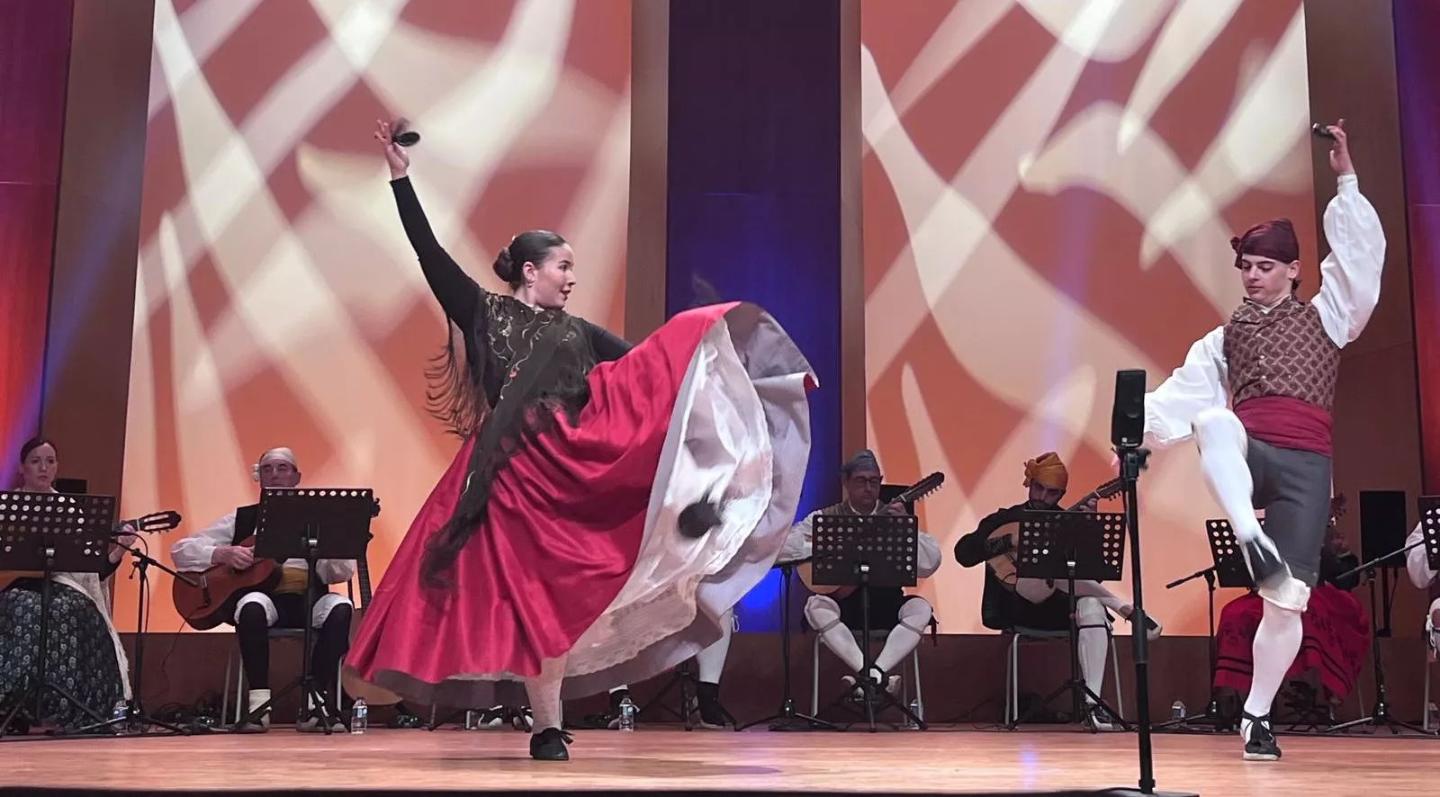 Final de canto, baile y dúos y el extraordinario del Certamen Nacional de Jota Ciudad de Huesca. Foto Mercedes Manterola