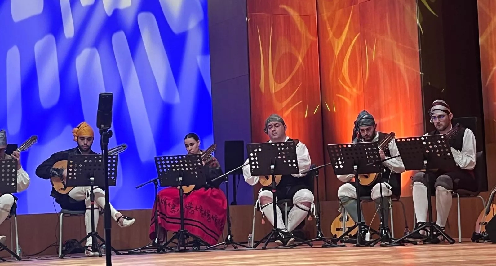 Final de canto, baile y dúos y el extraordinario del Certamen Nacional de Jota Ciudad de Huesca. Foto Mercedes Manterola