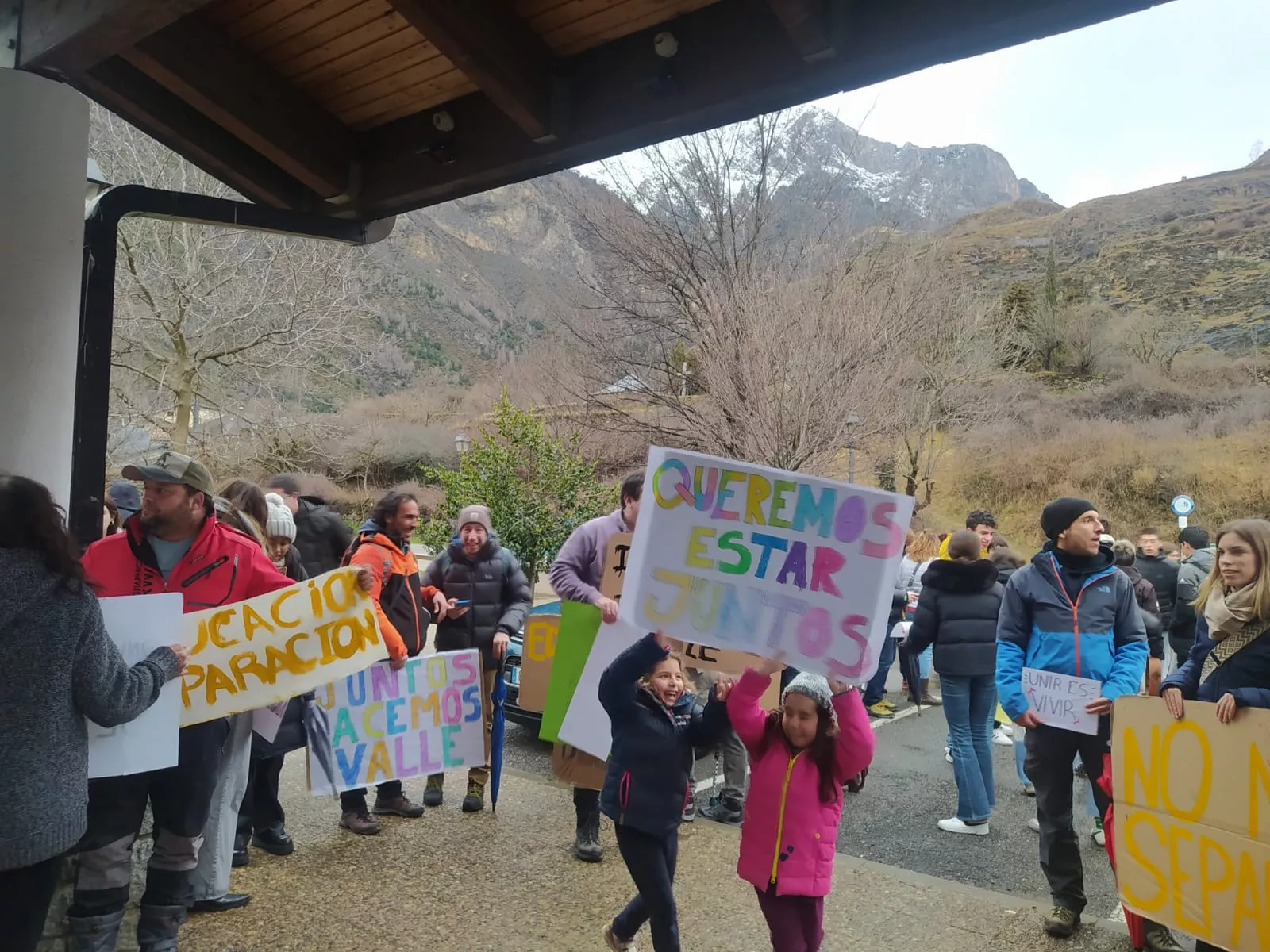 Concentración en Benasque para reivindicar "un sólo instituto".