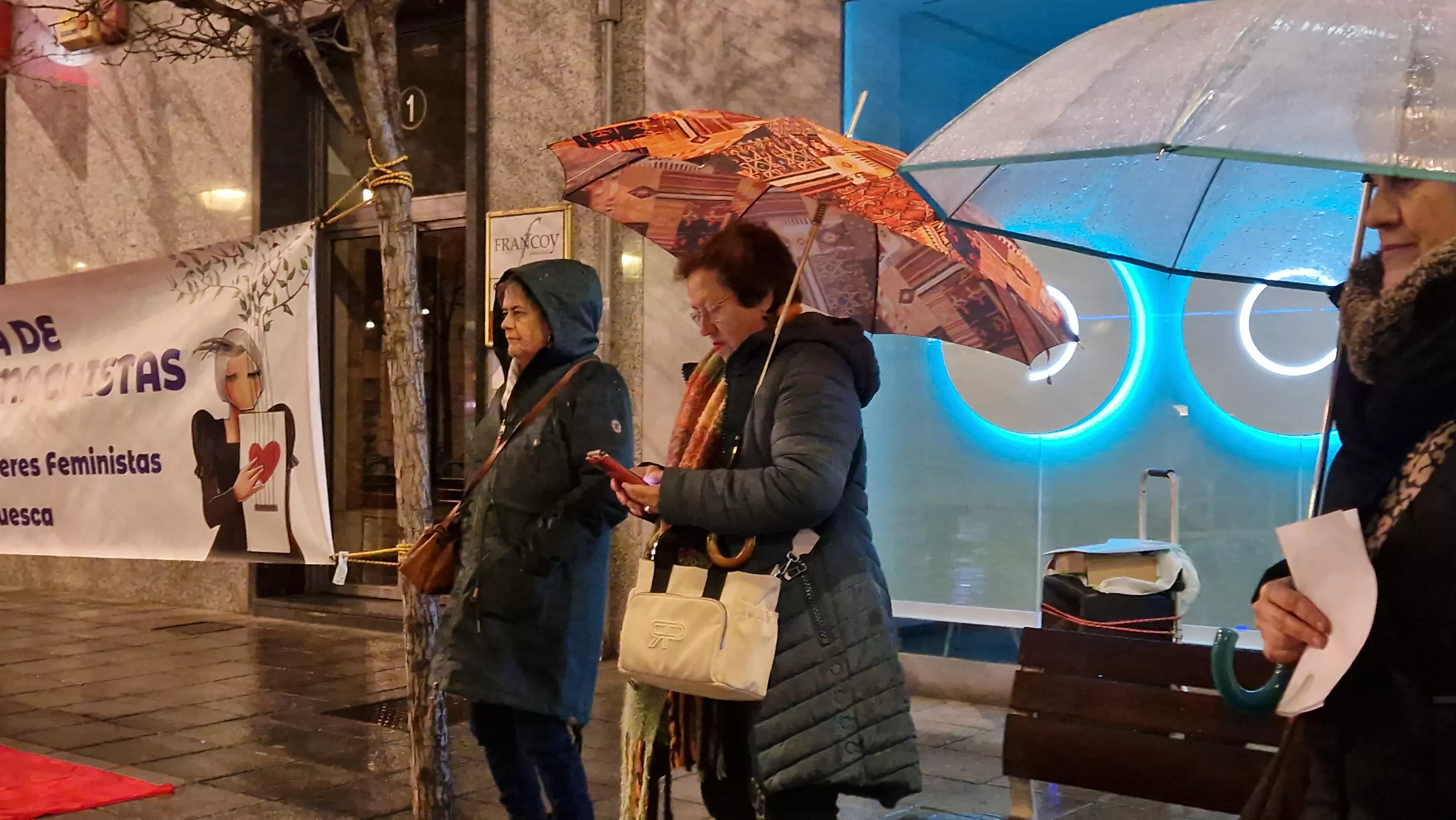 Concentración mensual en Huesca contra las violencias machistas. Foto Myriam Martínez