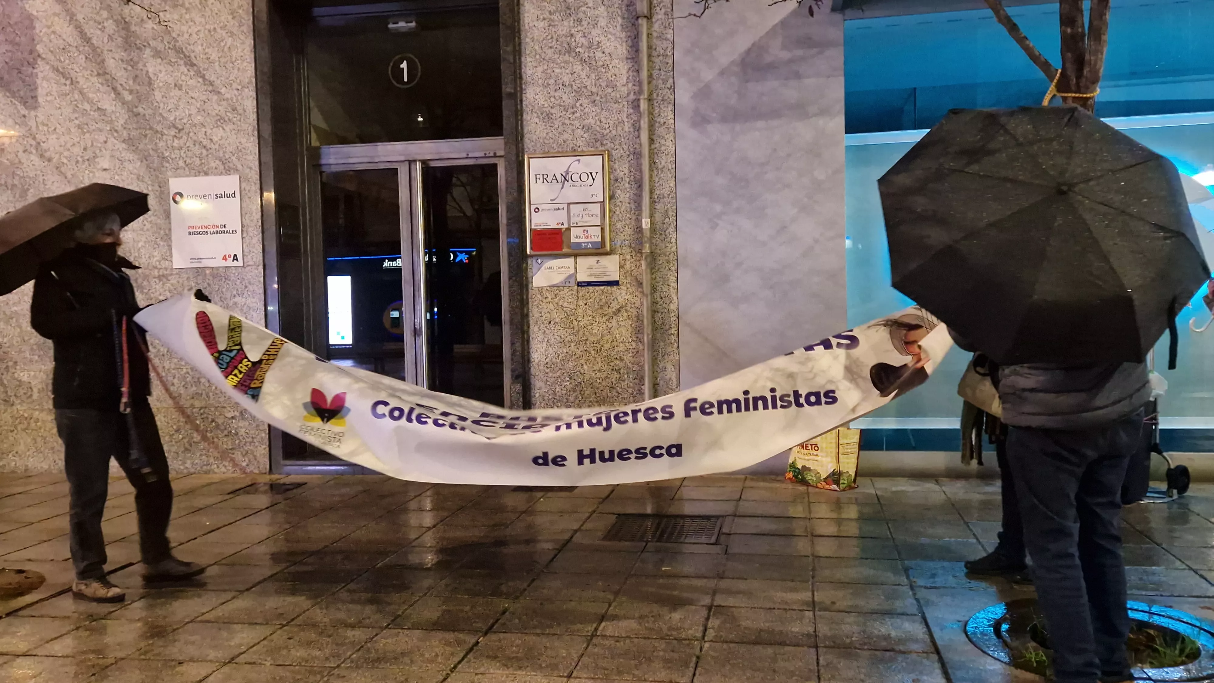 Concentración mensual en Huesca contra las violencias machistas. Foto Myriam Martínez