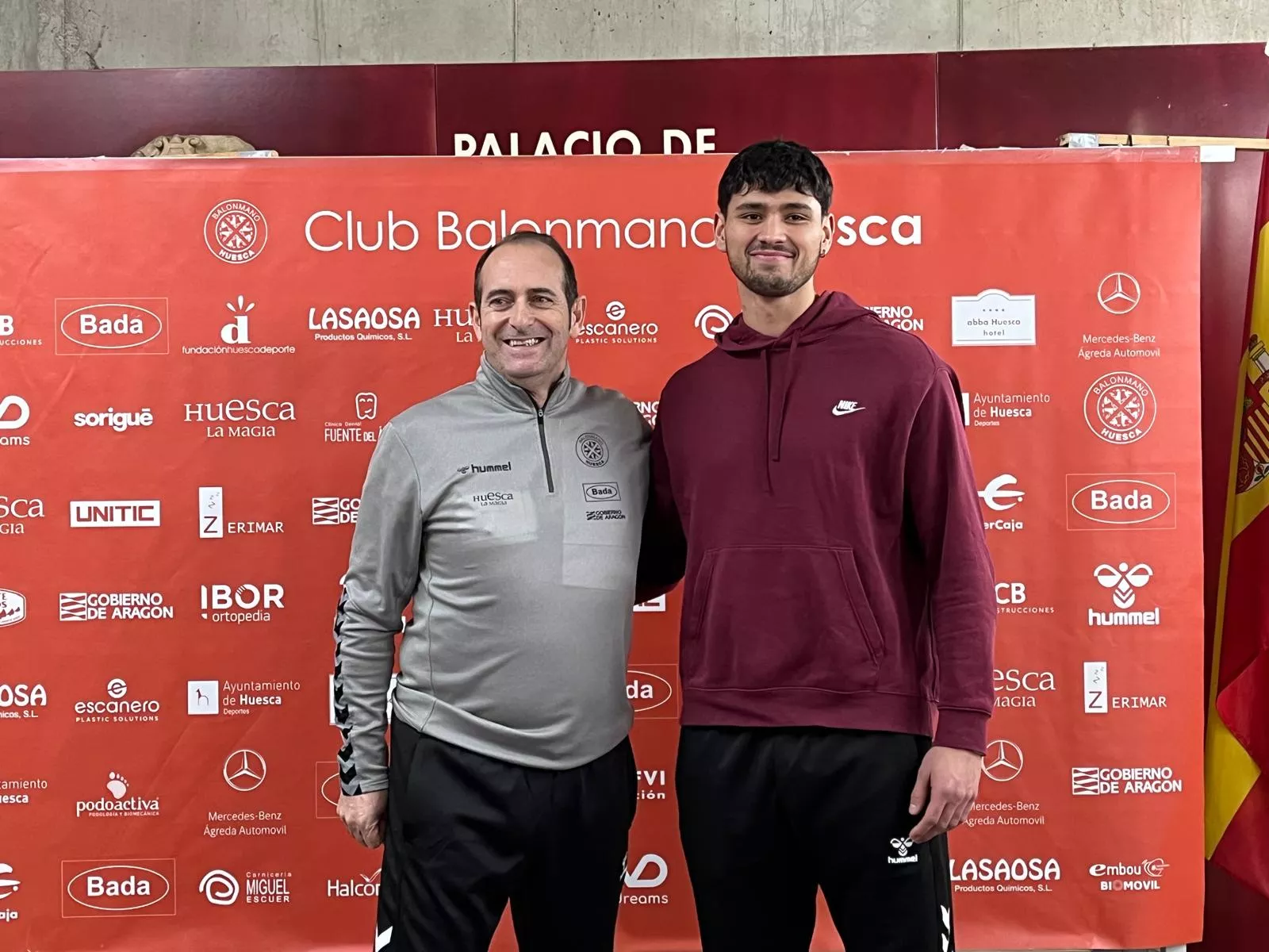 José Nolasco y Bruno García, en la rueda de prensa de este miércoles. Bada Huesca se mide al Barça en partido amistoso. Foto: Adri Mora