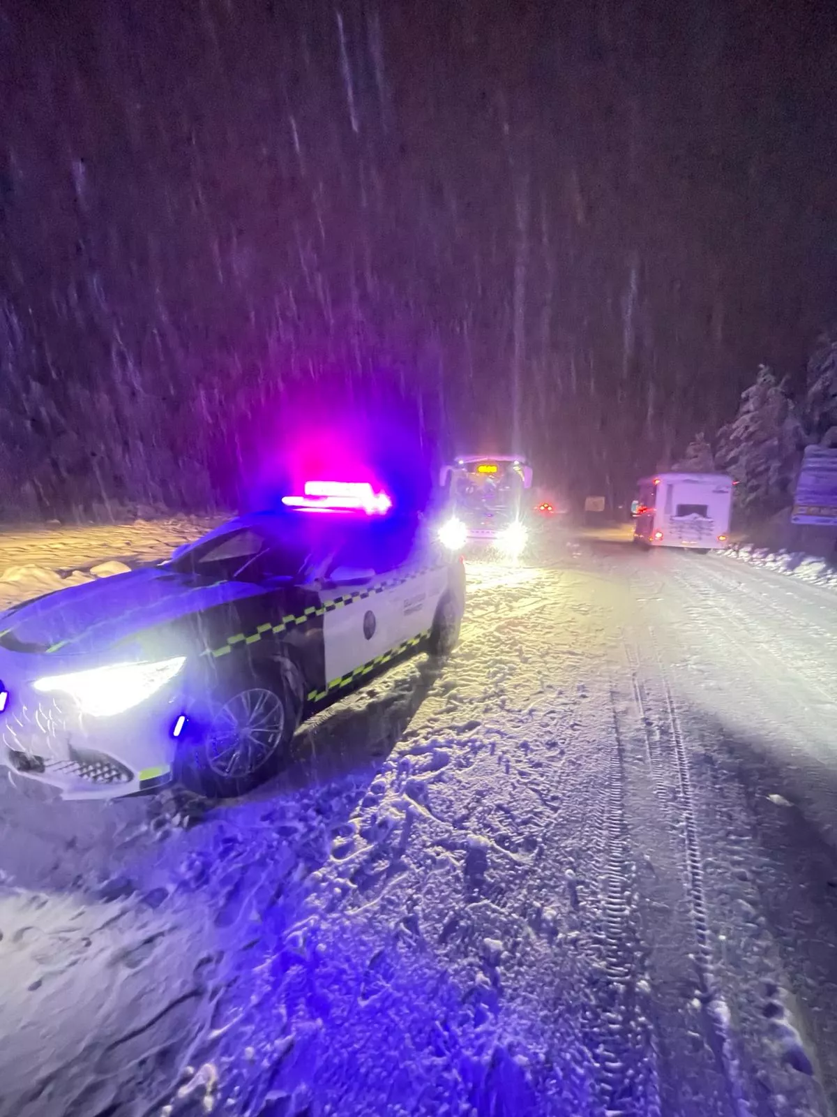 La Guardia Civil, atenta ante la alerta roja por nieve