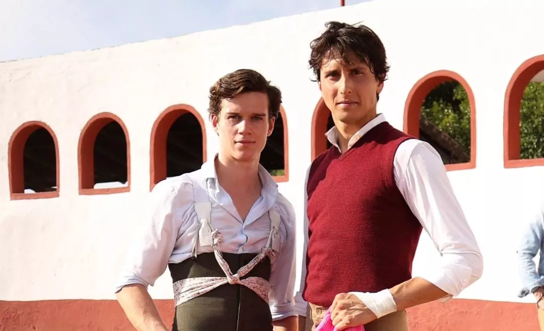 Bruno Martínez junto a Roca Rey, entrenando en México.