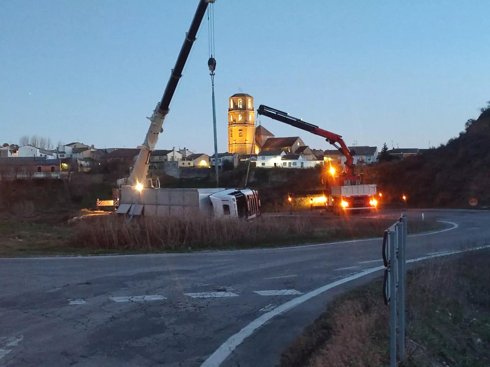 Trabajos para incorporar el camión por la tarde