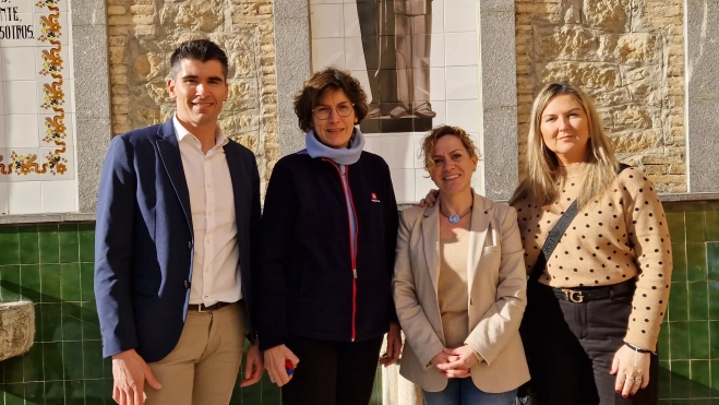 Guillermo Gómez, Isabel Belenguer y Mónica Martínez, en la fiesta de San Juan Bosco en el centro Salesianos de Huesca. Foto Myriam Martínez Guillermo Gómez, Isabel Belenguer y Mónica Martínez, en la fiesta de San Juan Bosco en el centro Salesianos de Huesca. Foto Myriam Martínez