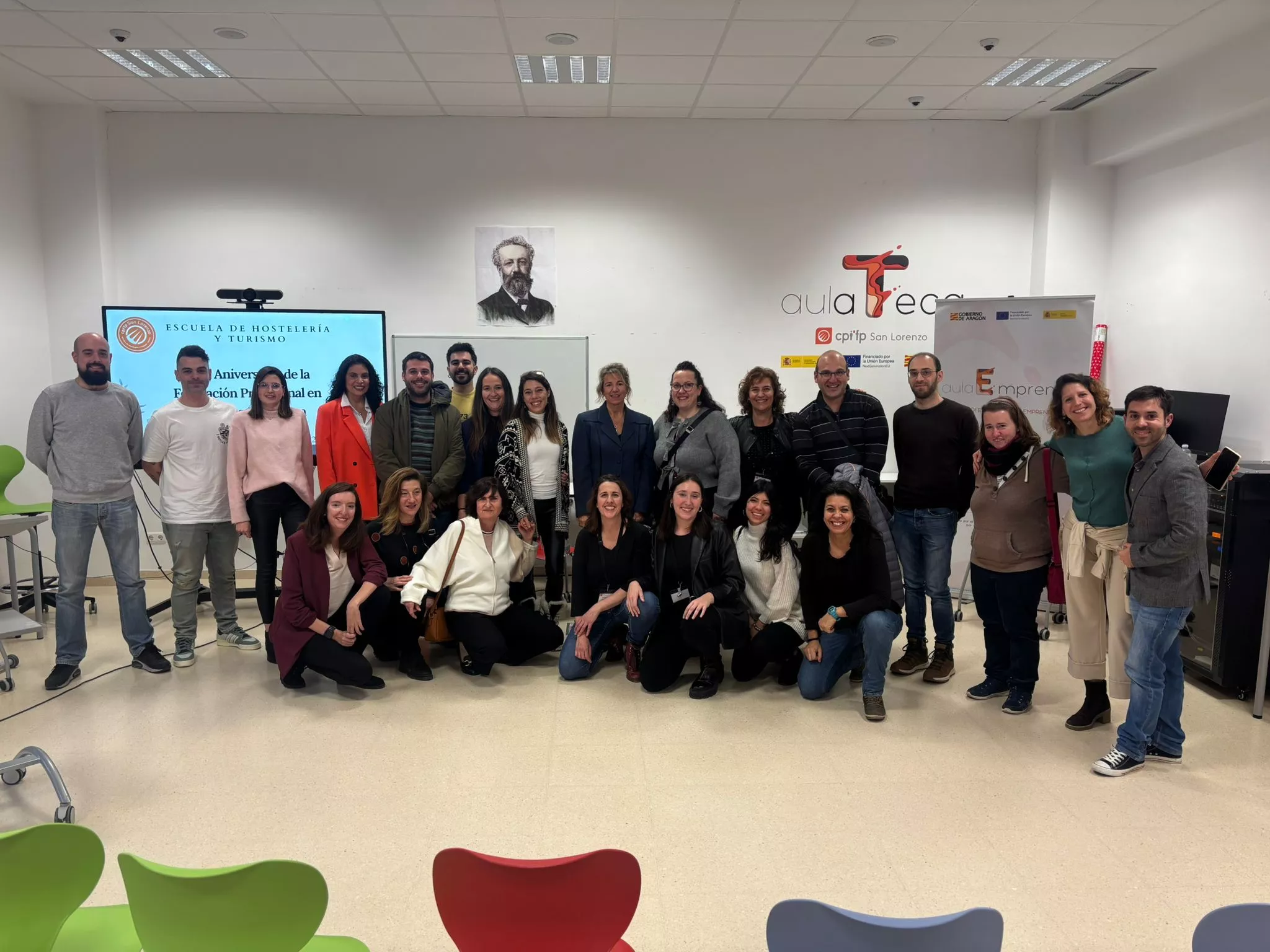 Asistentes a la celebración del 22 aniversario de los estudios de Turismo en el CPIFP San Lorenzo de Huesca