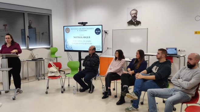 Natalia Arqué en su exposición Natalia Arqué en su exposición