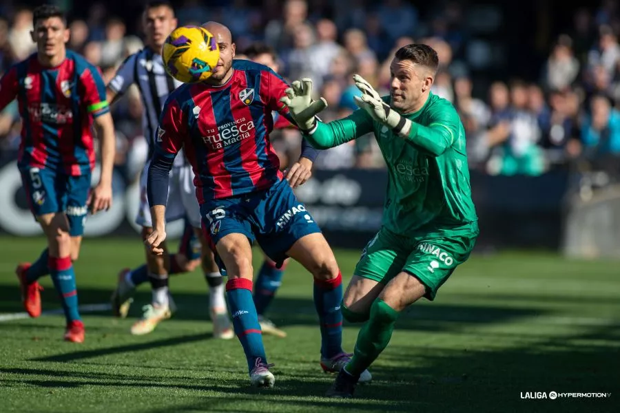 Jérémy y Dani Jiménez, dos colosos en Castalia, la demostración del poderío de los jugadores del Huesca