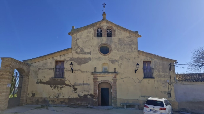 Exterior de la ermita. Exterior de la ermita.