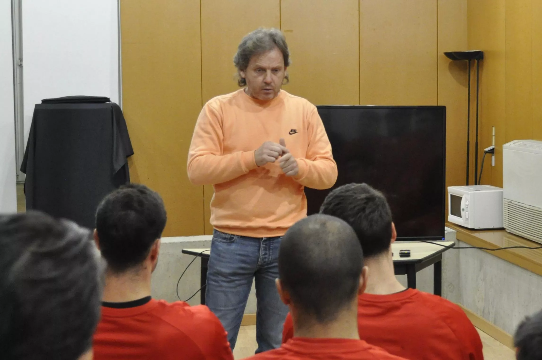 Imágenes del taller de integridad impartido por LaLiga a Bada Huesca