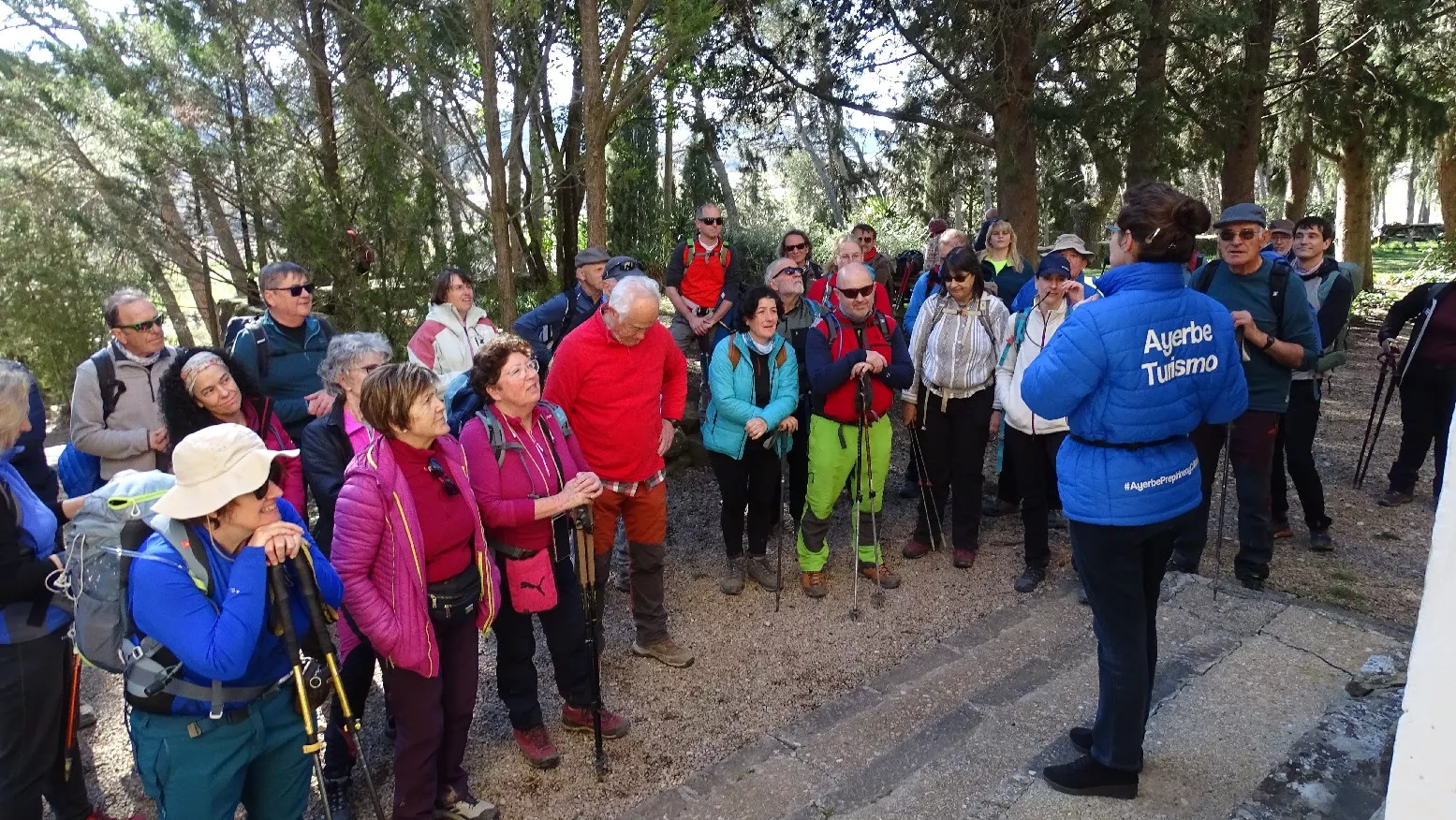 El grupo en el Santuario de Nuestra Señora de Casbas. 
