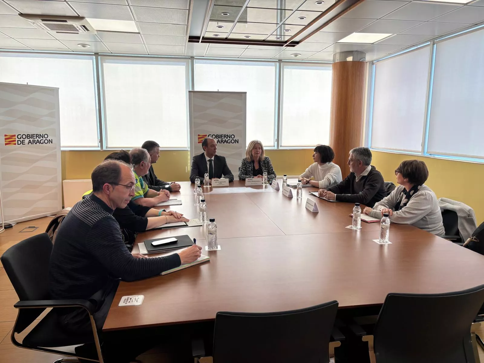 El consejero de Sanidad y la gerente del 061 Aragón reciben en el Departamento a la Plataforma ciudadana UVI Móvil Jaca.