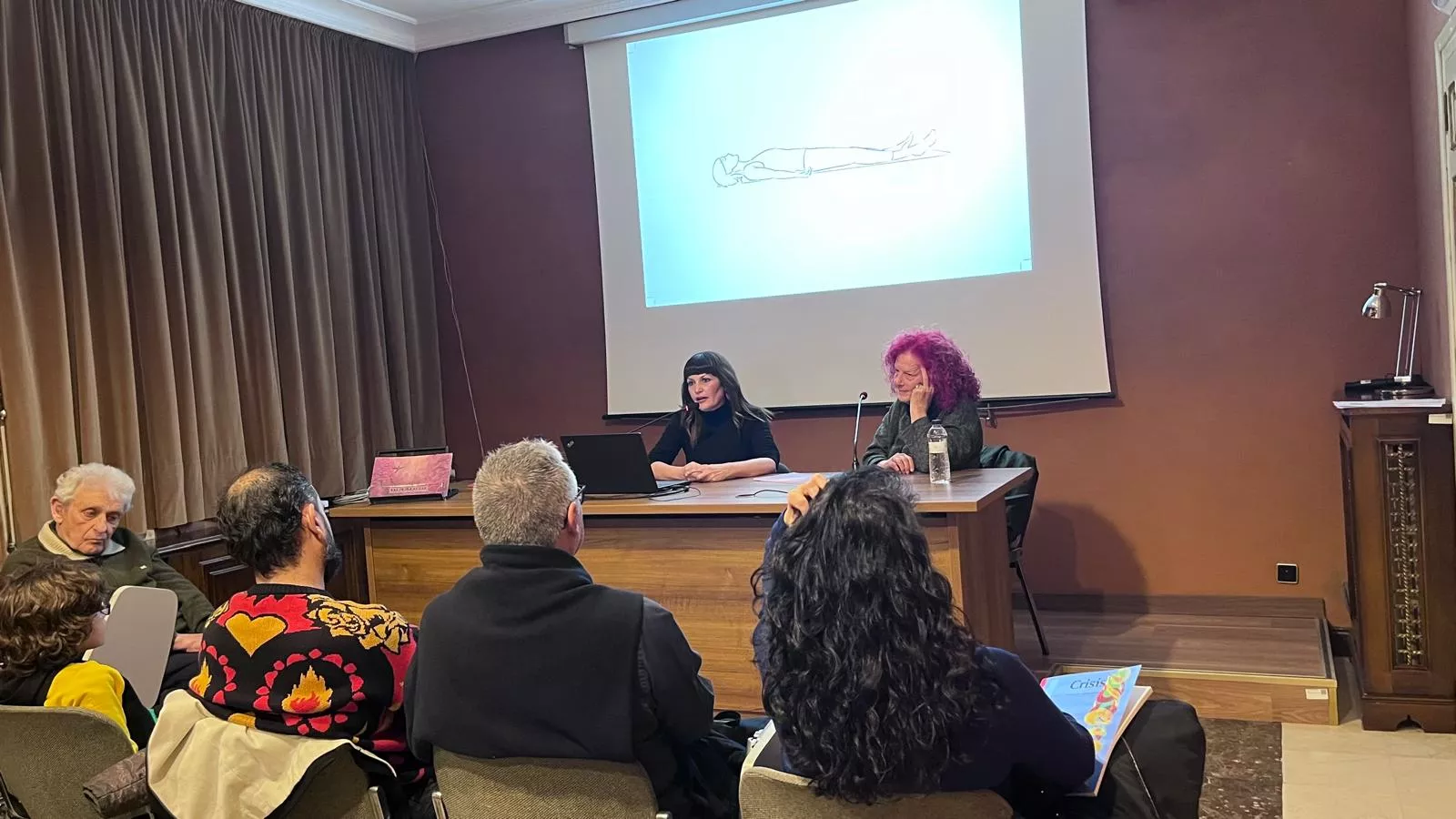 Presentación del libro de Estela Puyuelo 'La maestra de yoga'. Foto Mercedes Manterola