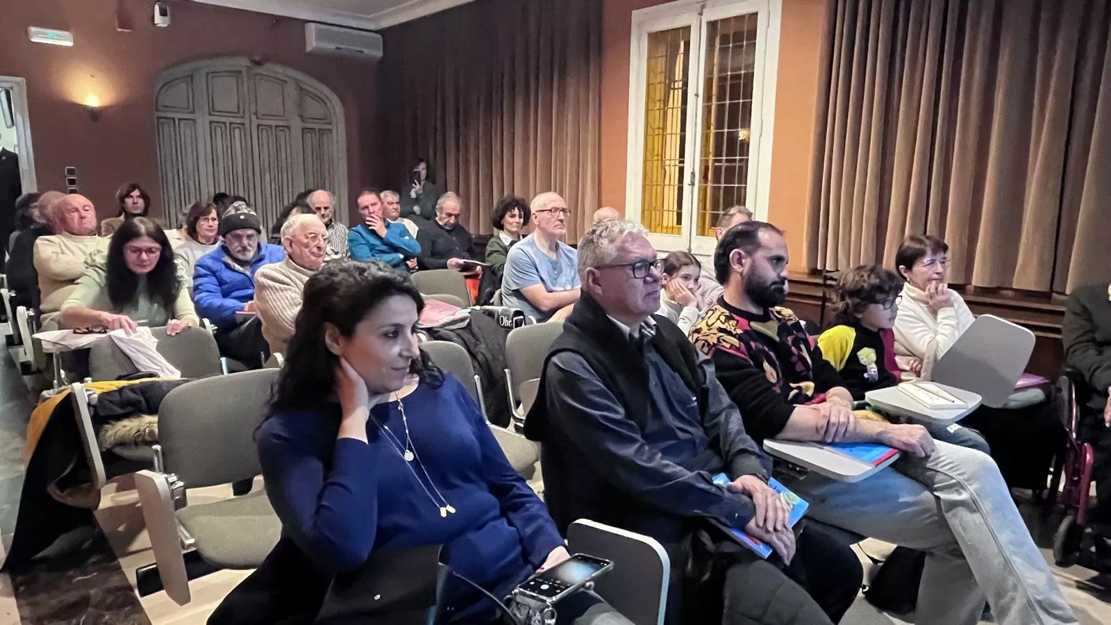 Presentación del libro de Estela Puyuelo 'La maestra de yoga'. Foto Mercedes Manterola