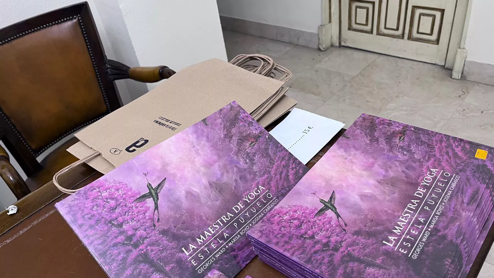 Presentación del libro de Estela Puyuelo 'La maestra de yoga'. Foto Mercedes Manterola