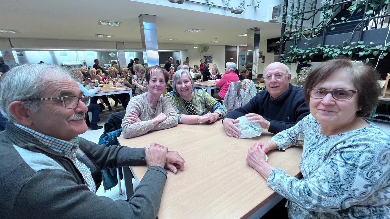 Celebración de Santa Águeda en el Hogar de Mayores del IASS de Huesca. Foto Mercedes Manterola