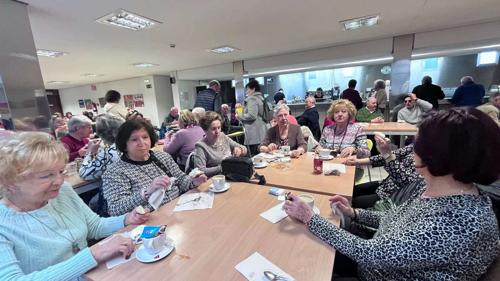 Celebración de Santa Águeda en el Hogar de Mayores del IASS de Huesca. Foto Mercedes Manterola