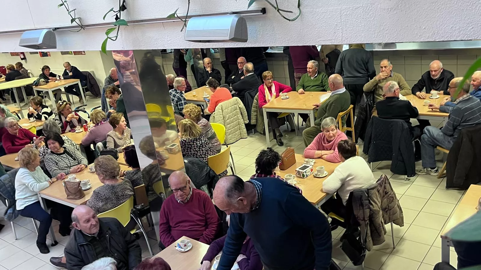 Celebración de Santa Águeda en el Hogar de Mayores del IASS de Huesca. Foto Mercedes Manterola