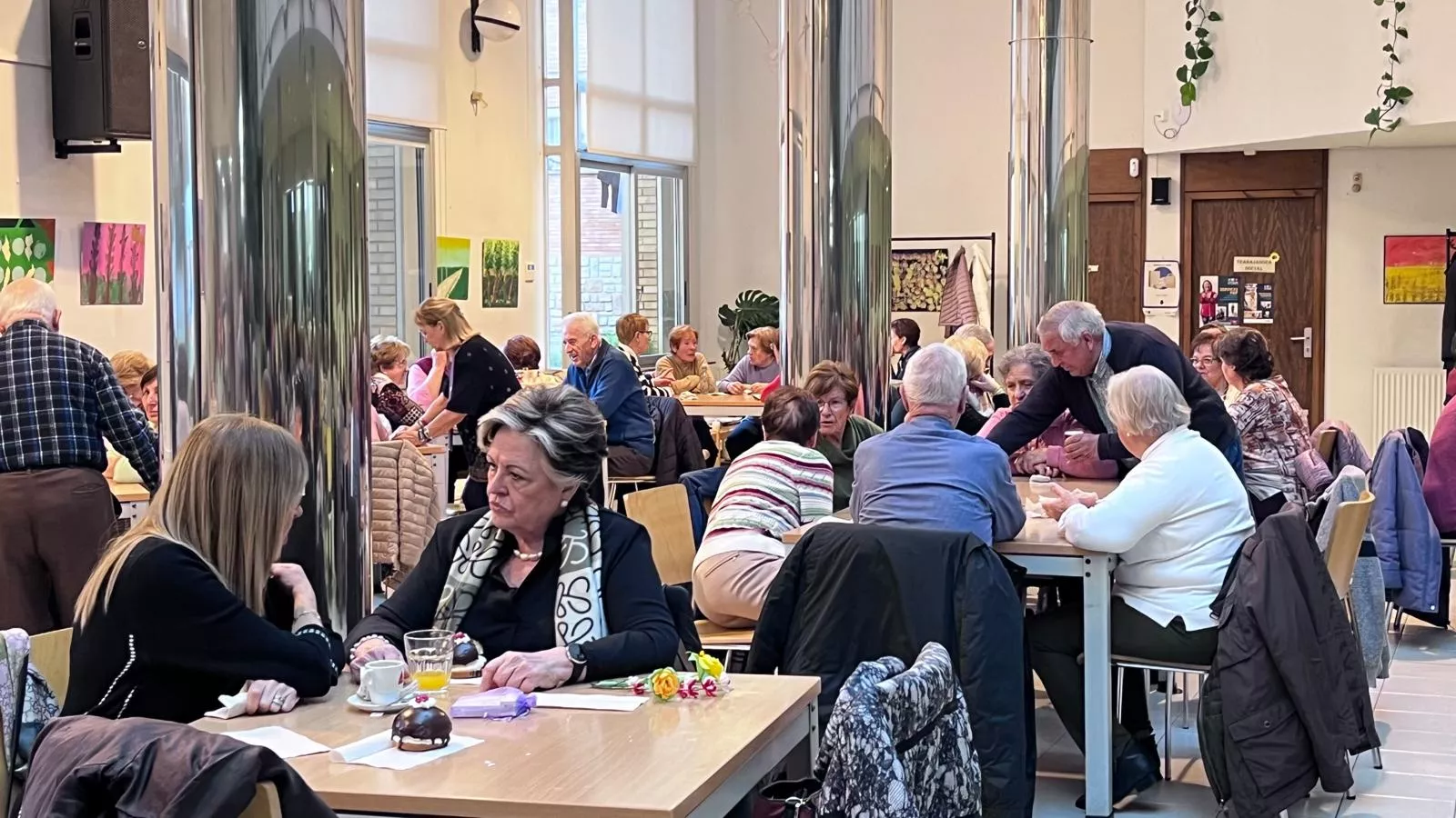 Celebración de Santa Águeda en el Hogar de Mayores del IASS de Huesca. Foto Mercedes Manterola
