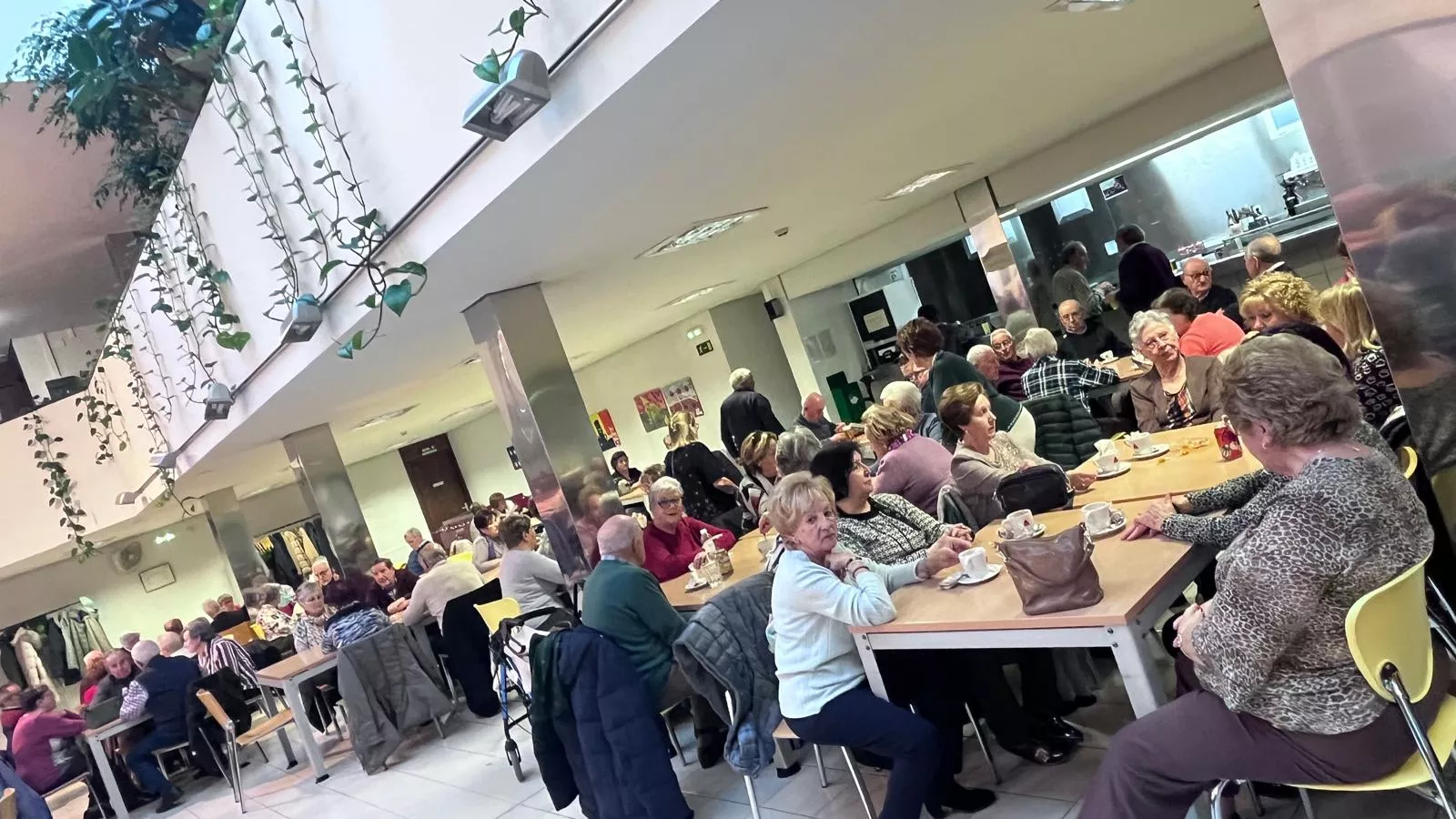 Celebración de Santa Águeda en el Hogar de Mayores del IASS de Huesca. Foto Mercedes Manterola