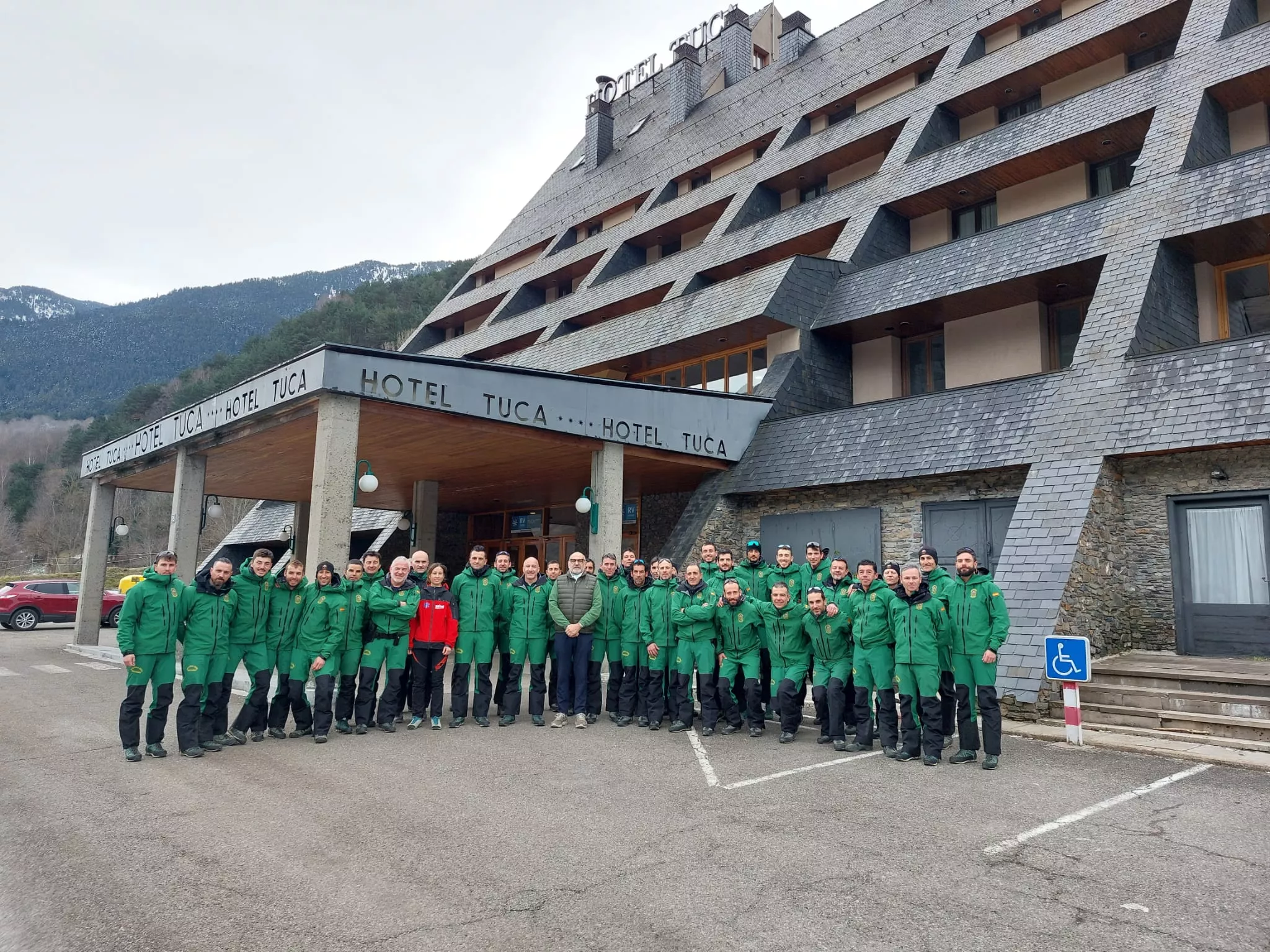 Los Greim con el director del Hotel Tuca, Alfredo Lachos