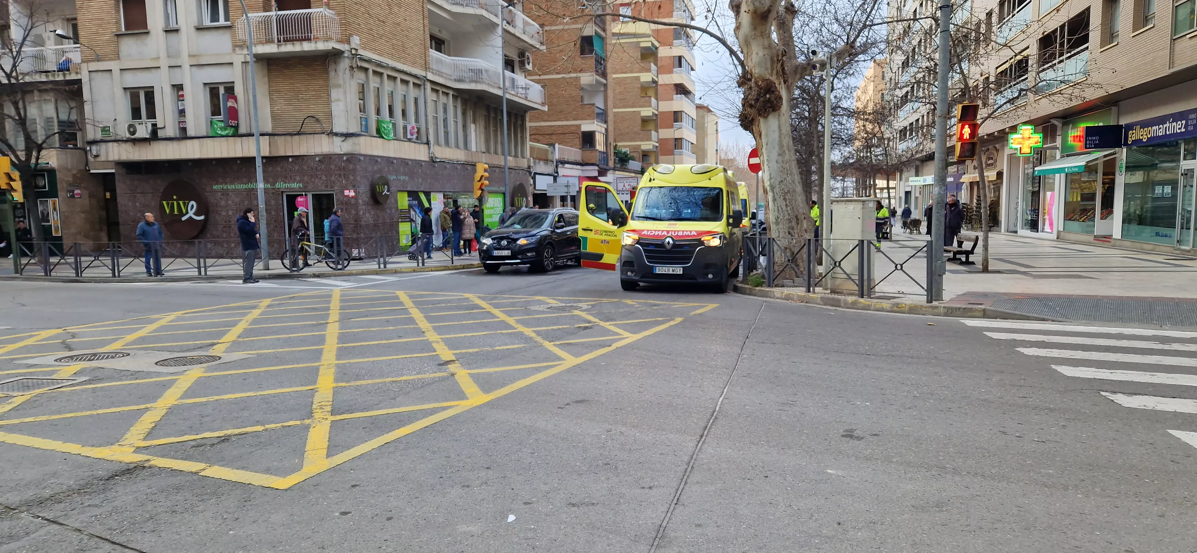 Accidente con tres coches implicados en la calle Zaragoza con Cavia. Foto Myriam Martínez